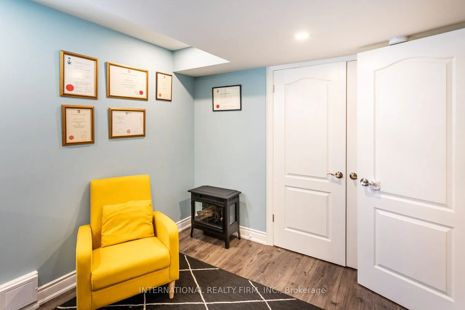 2371 QUETICO Crescent