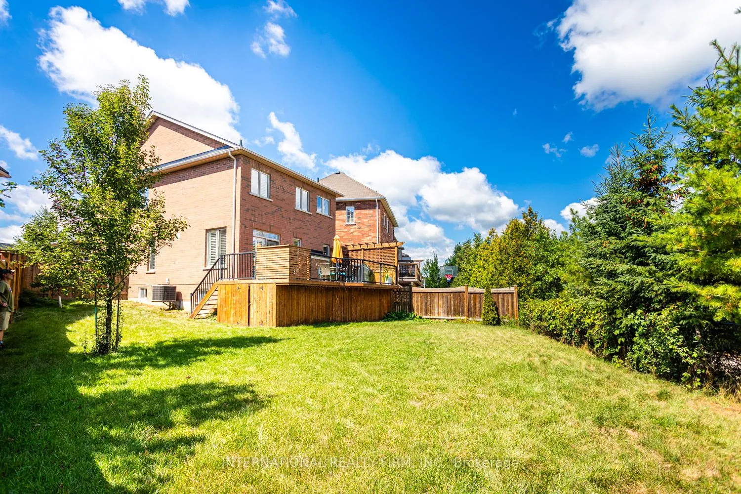 2371 QUETICO Crescent