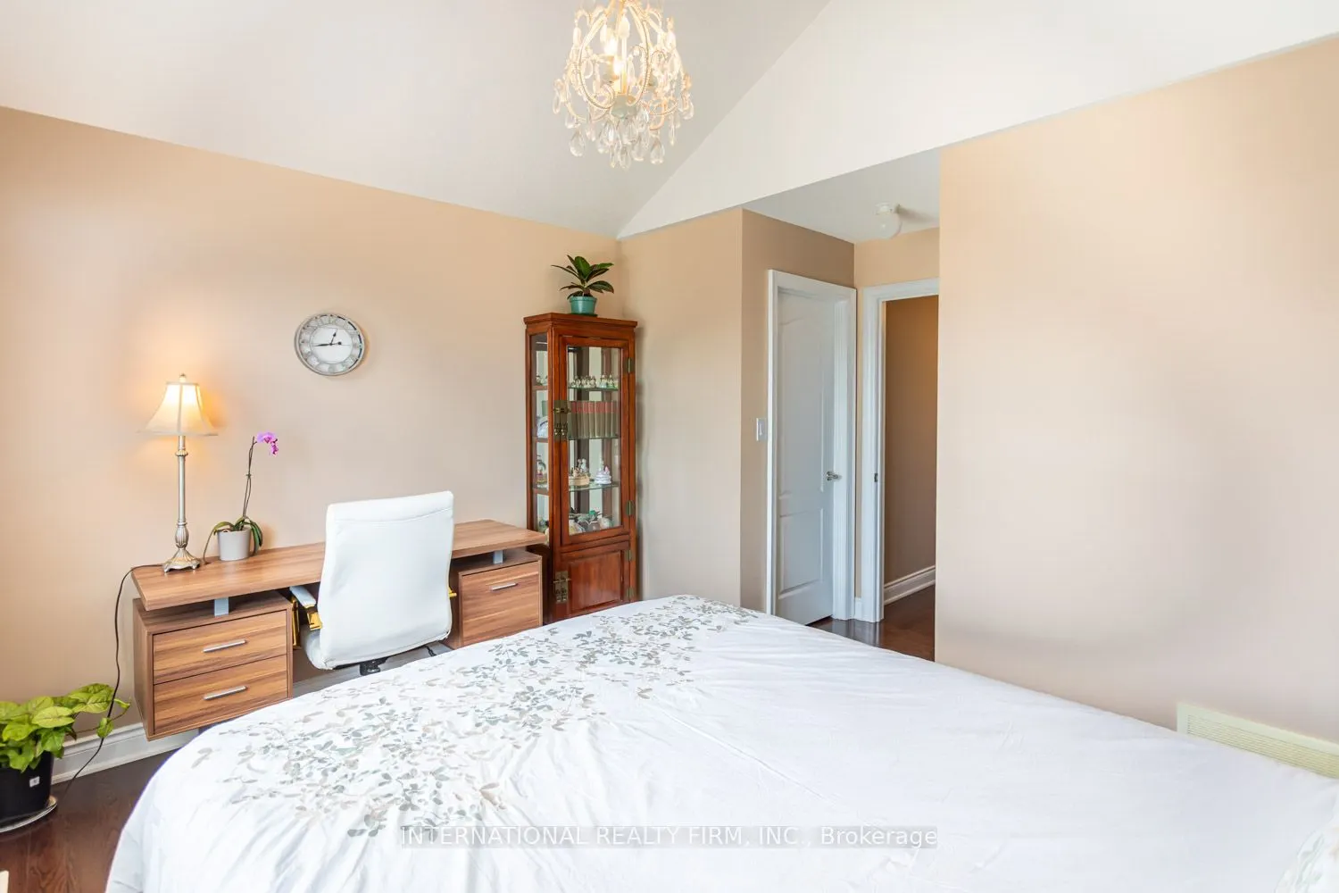 2371 QUETICO Crescent