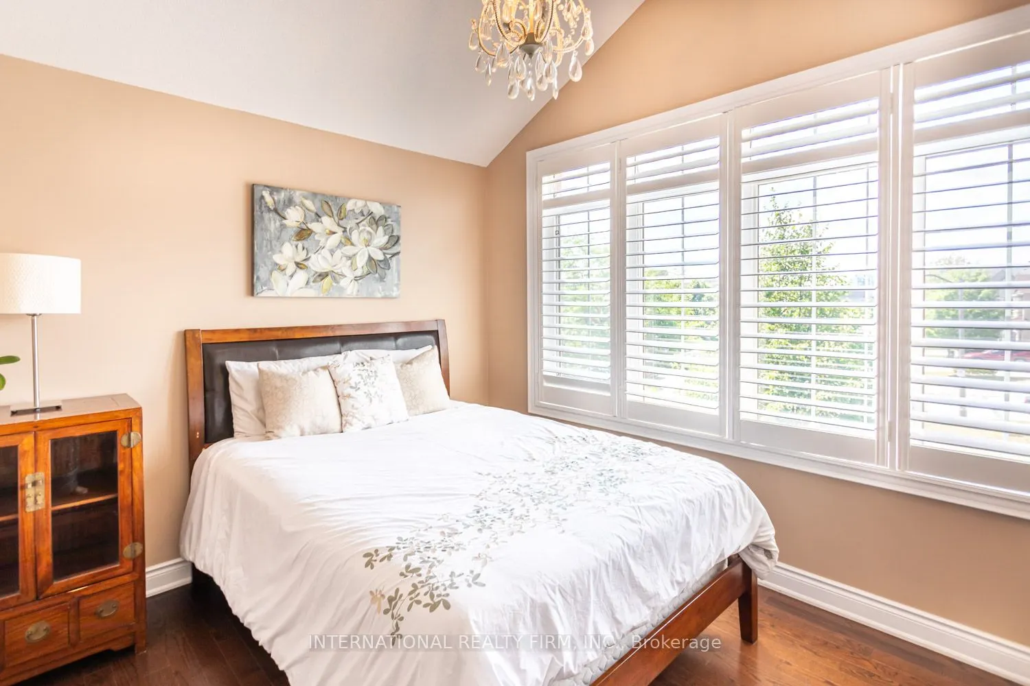 2371 QUETICO Crescent