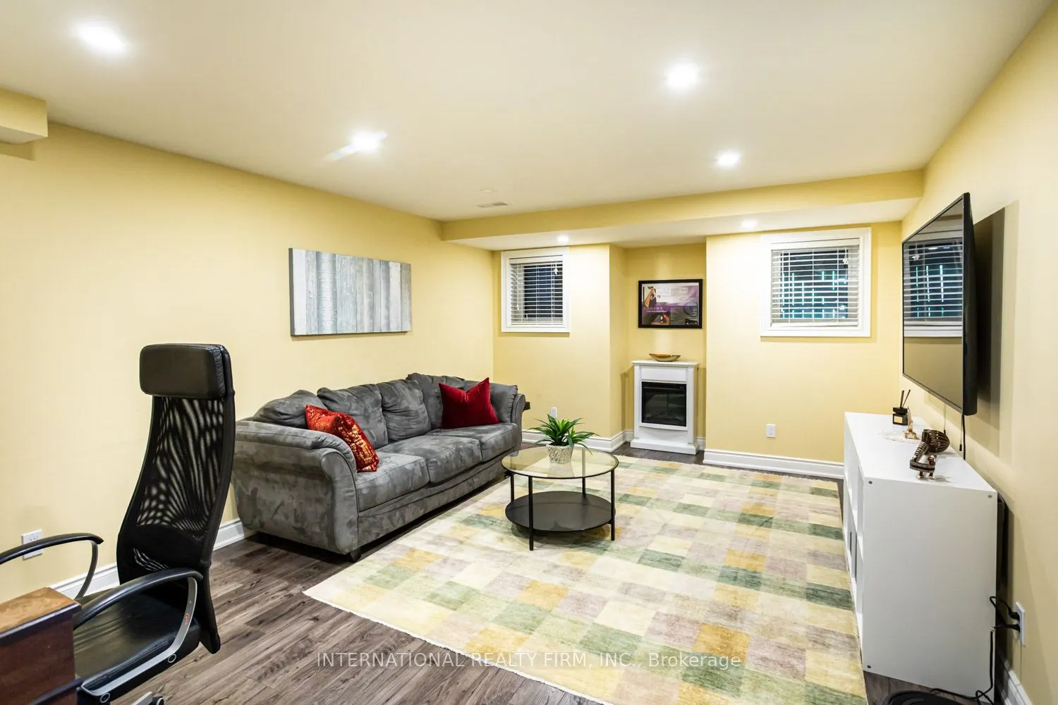 2371 QUETICO Crescent