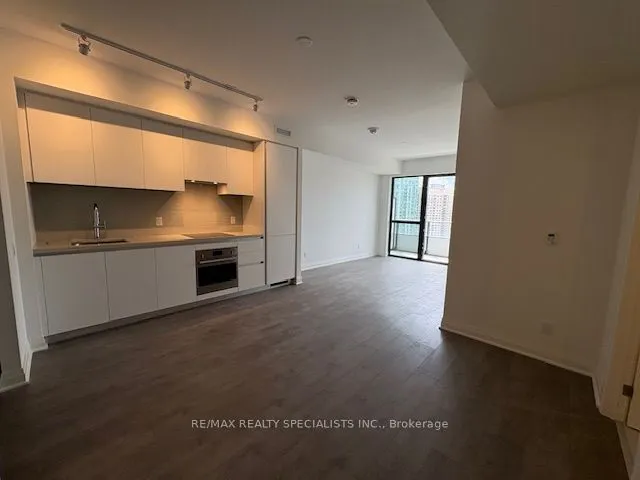 4015 THE EXCHANGE, #2206