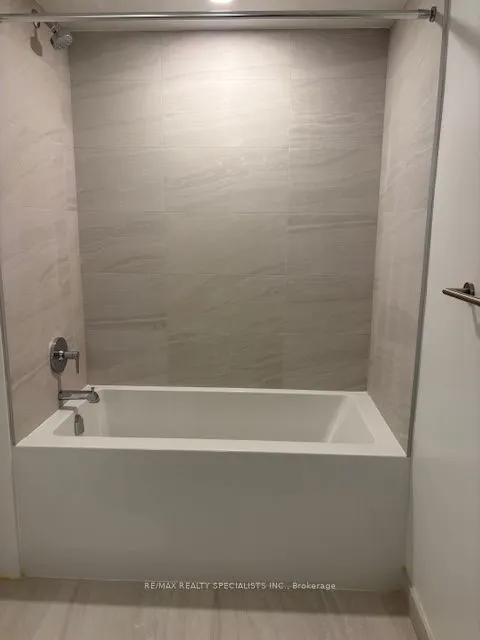 4015 THE EXCHANGE, #2206