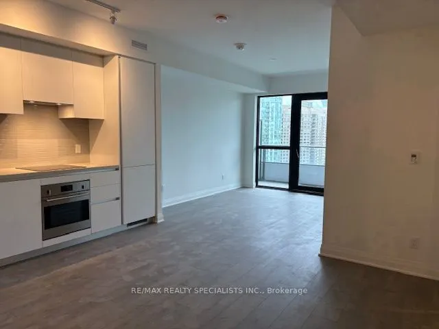 4015 THE EXCHANGE, #2206