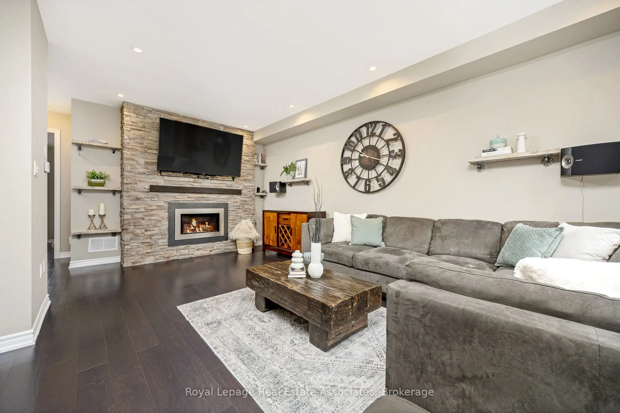 25 Upper Canada Court