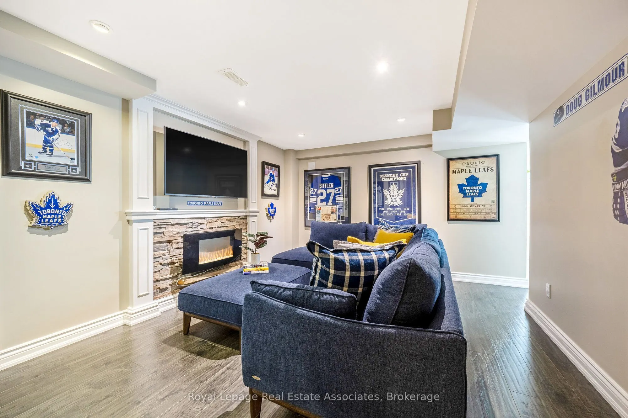 25 Upper Canada Court