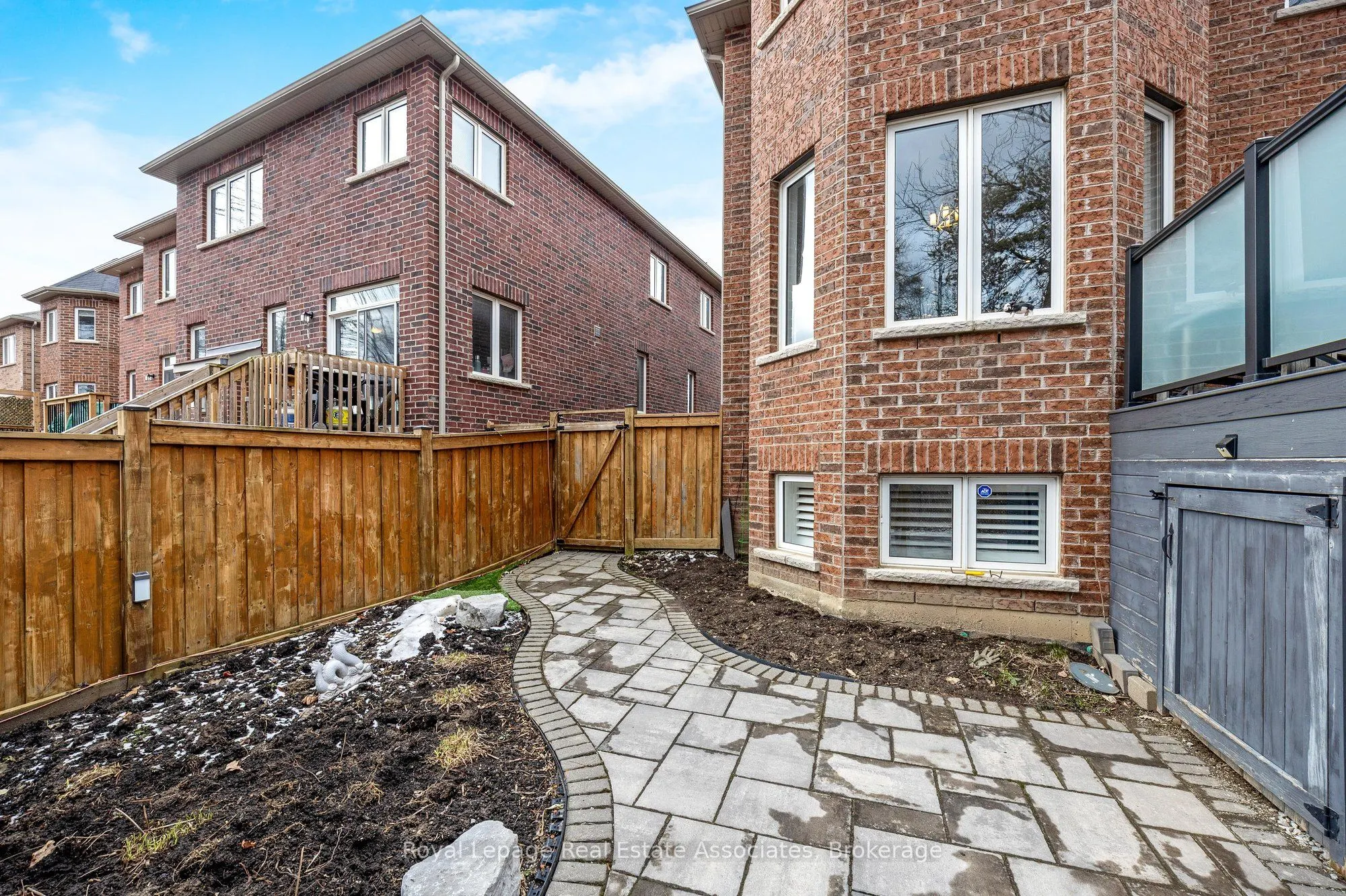 25 Upper Canada Court