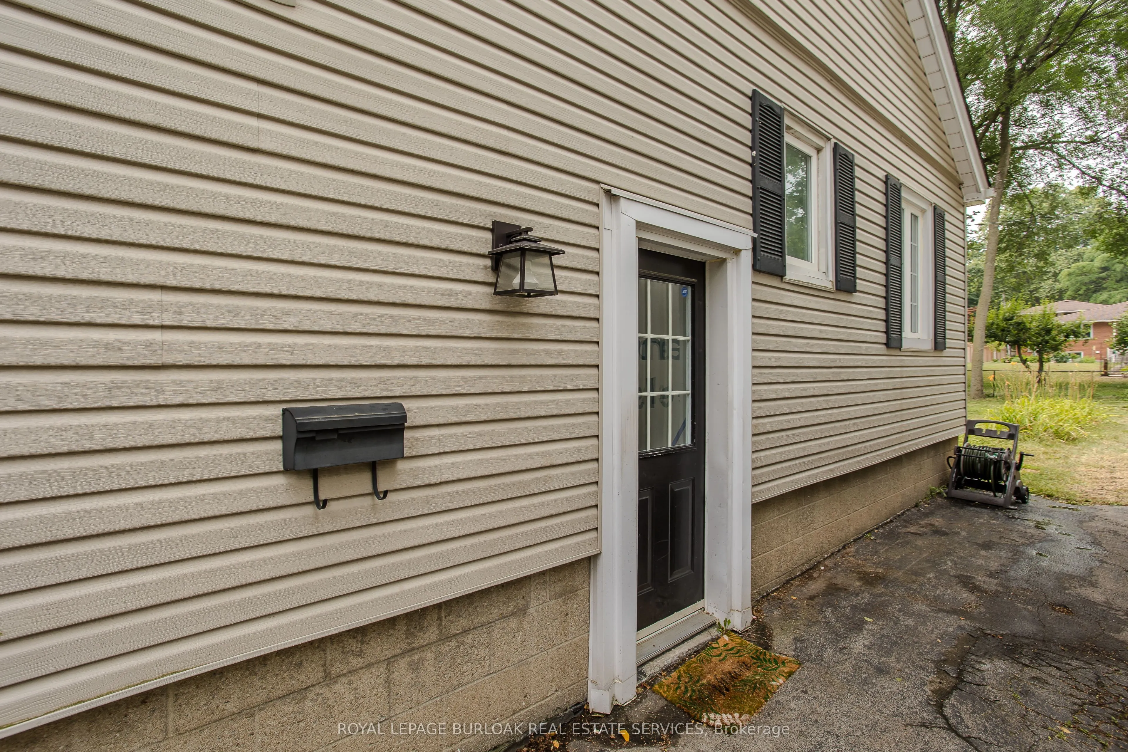 936 Harvey Place