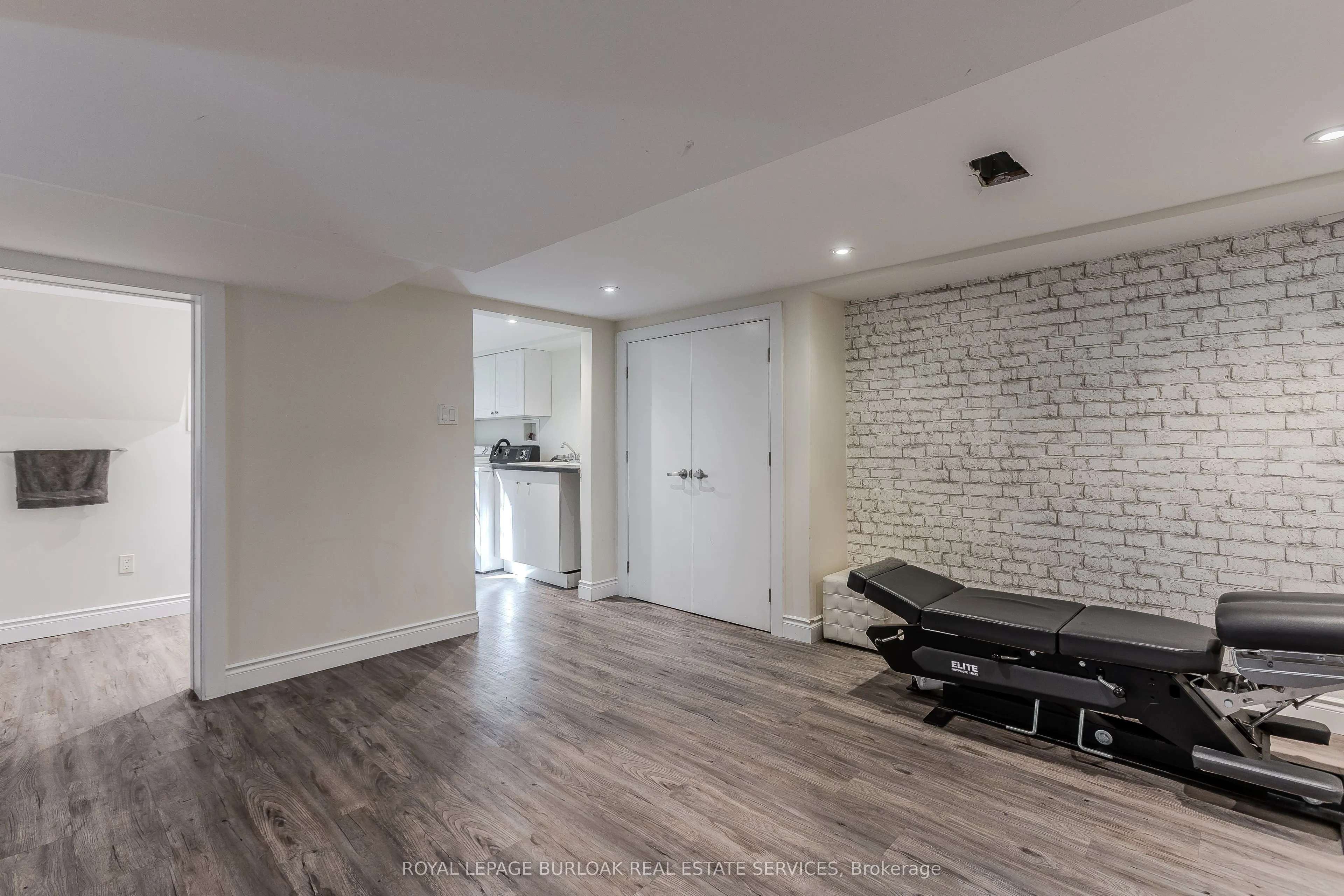 936 Harvey Place