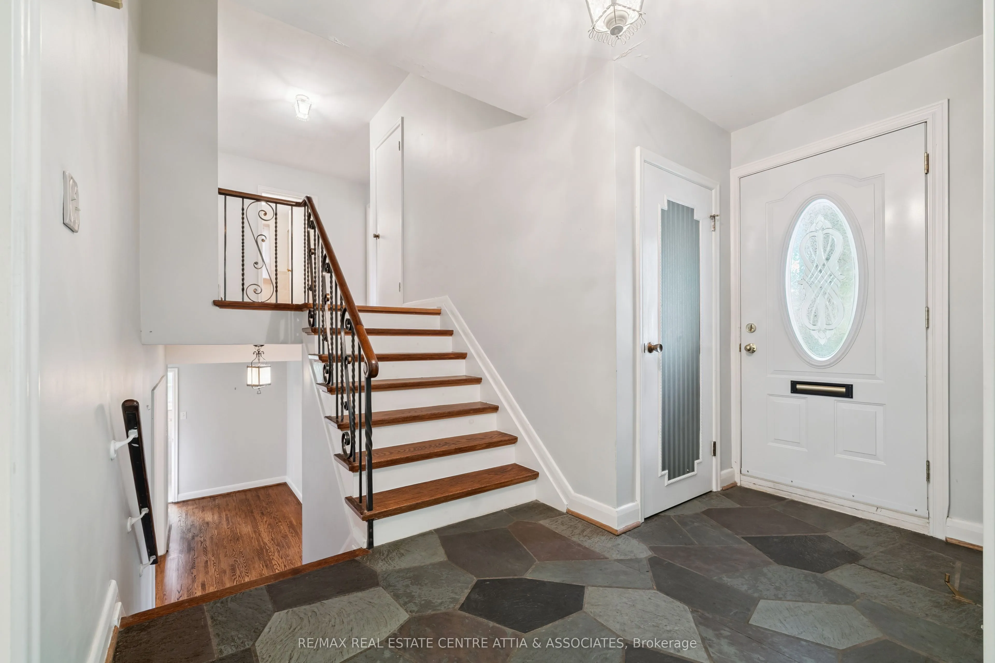 1475 Merrow Road