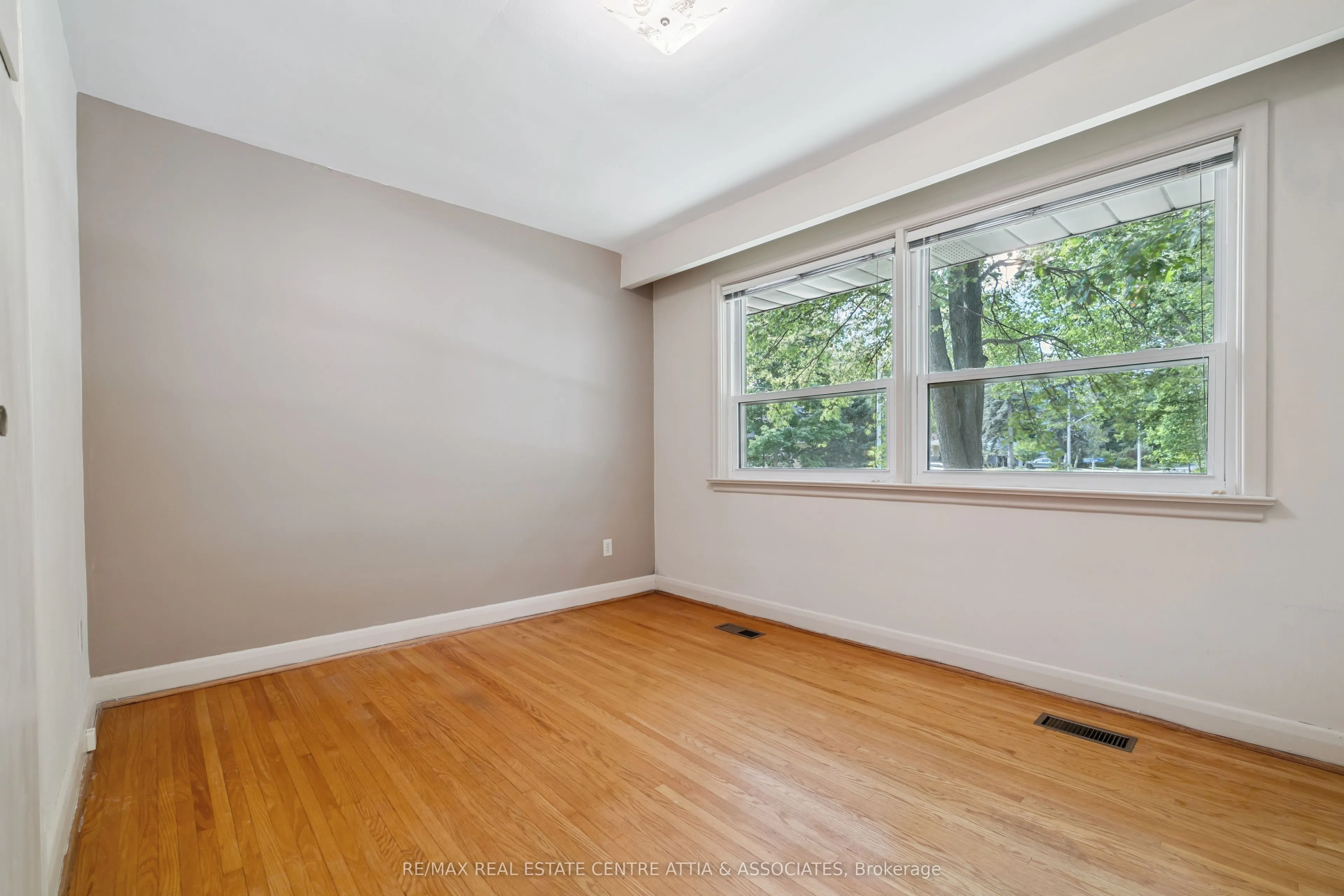 1475 Merrow Road