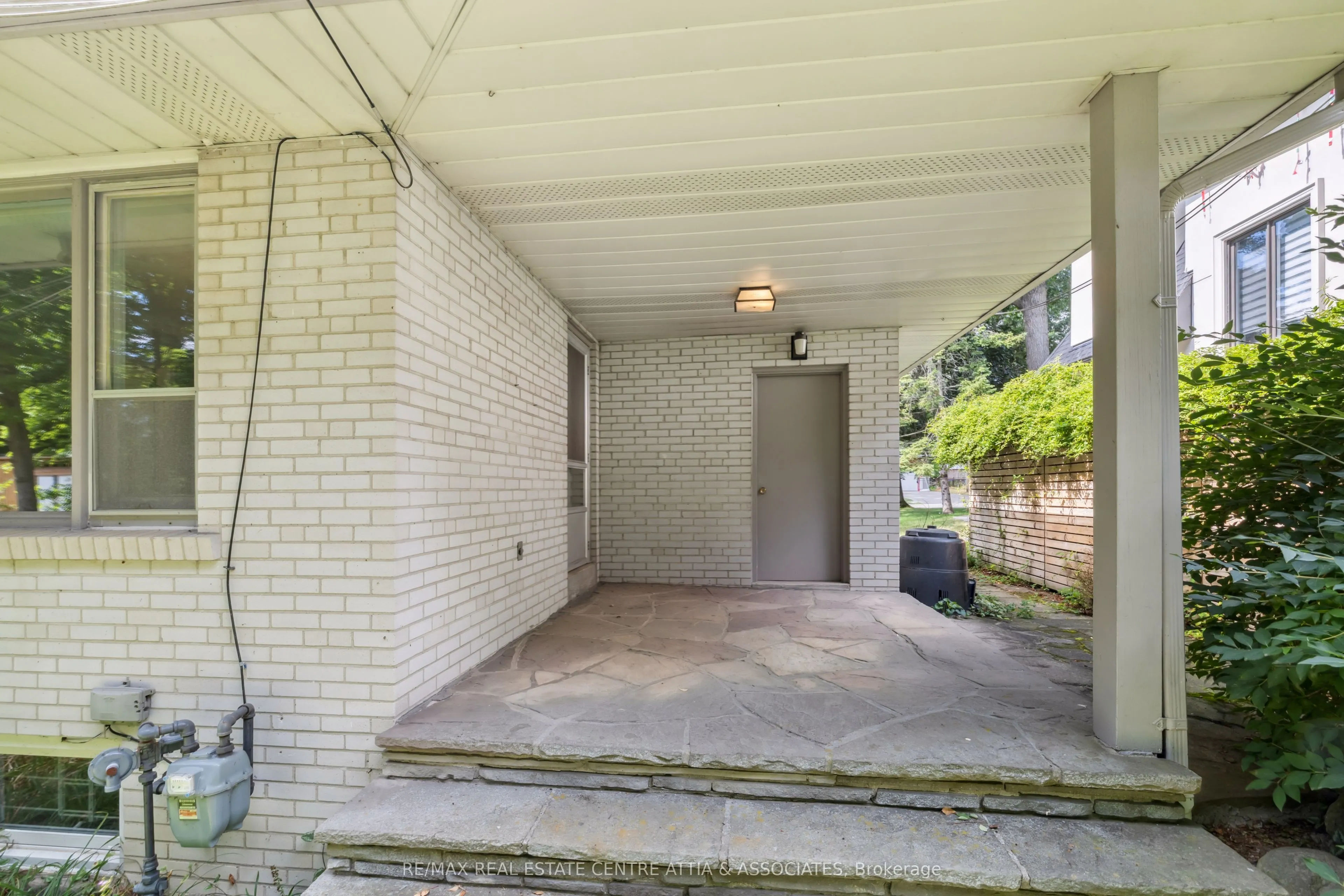 1475 Merrow Road