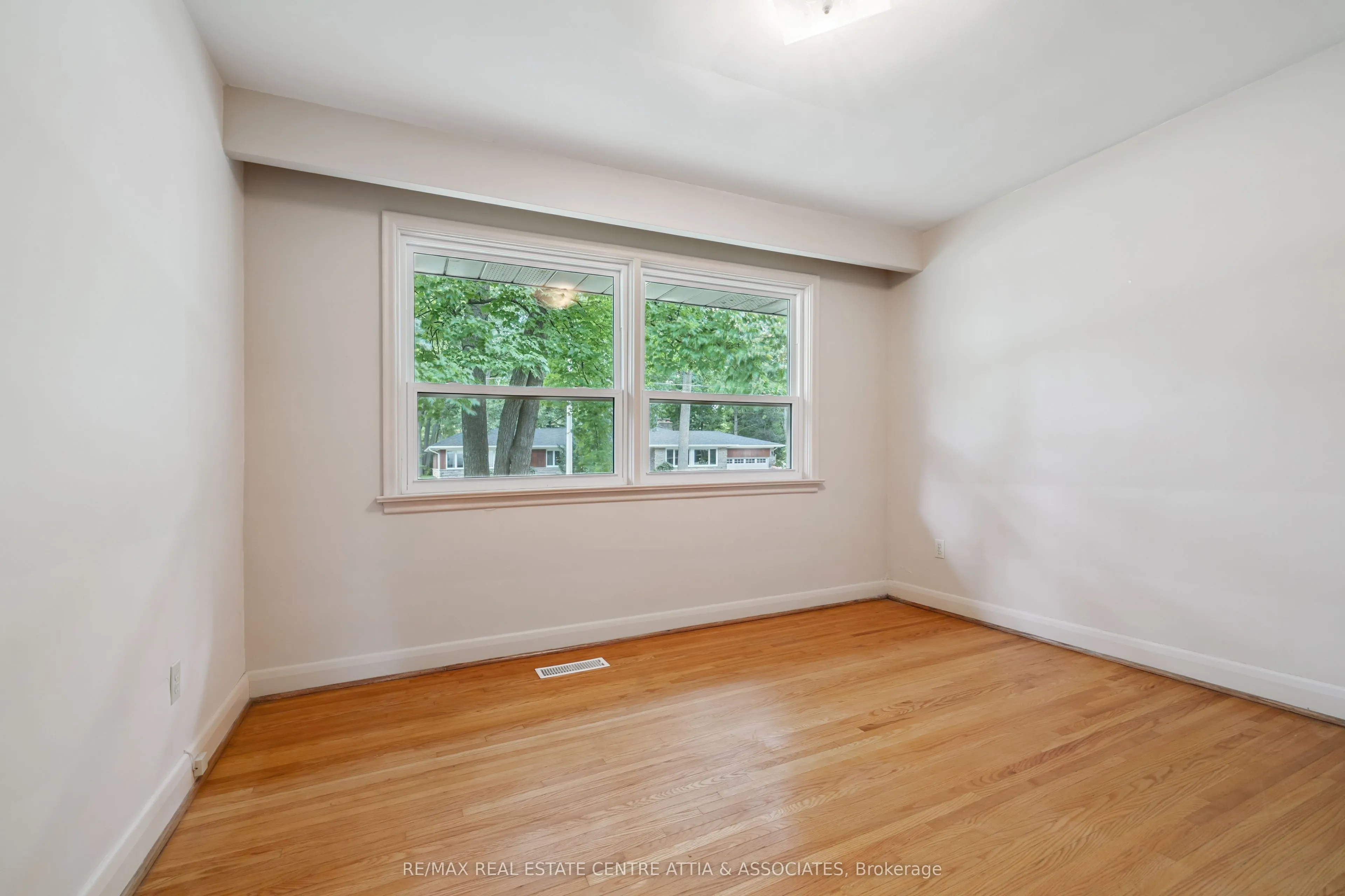 1475 Merrow Road