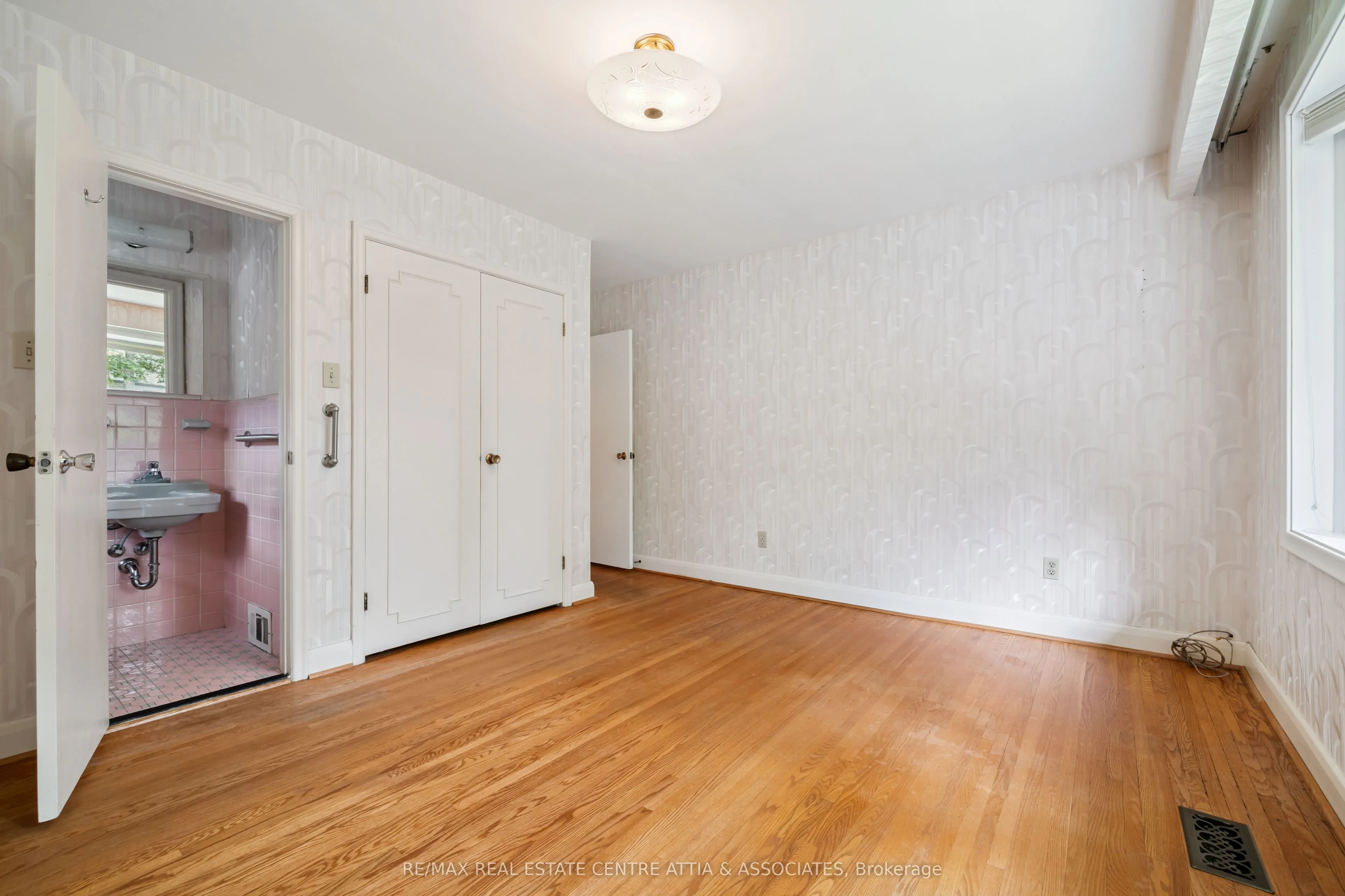 1475 Merrow Road