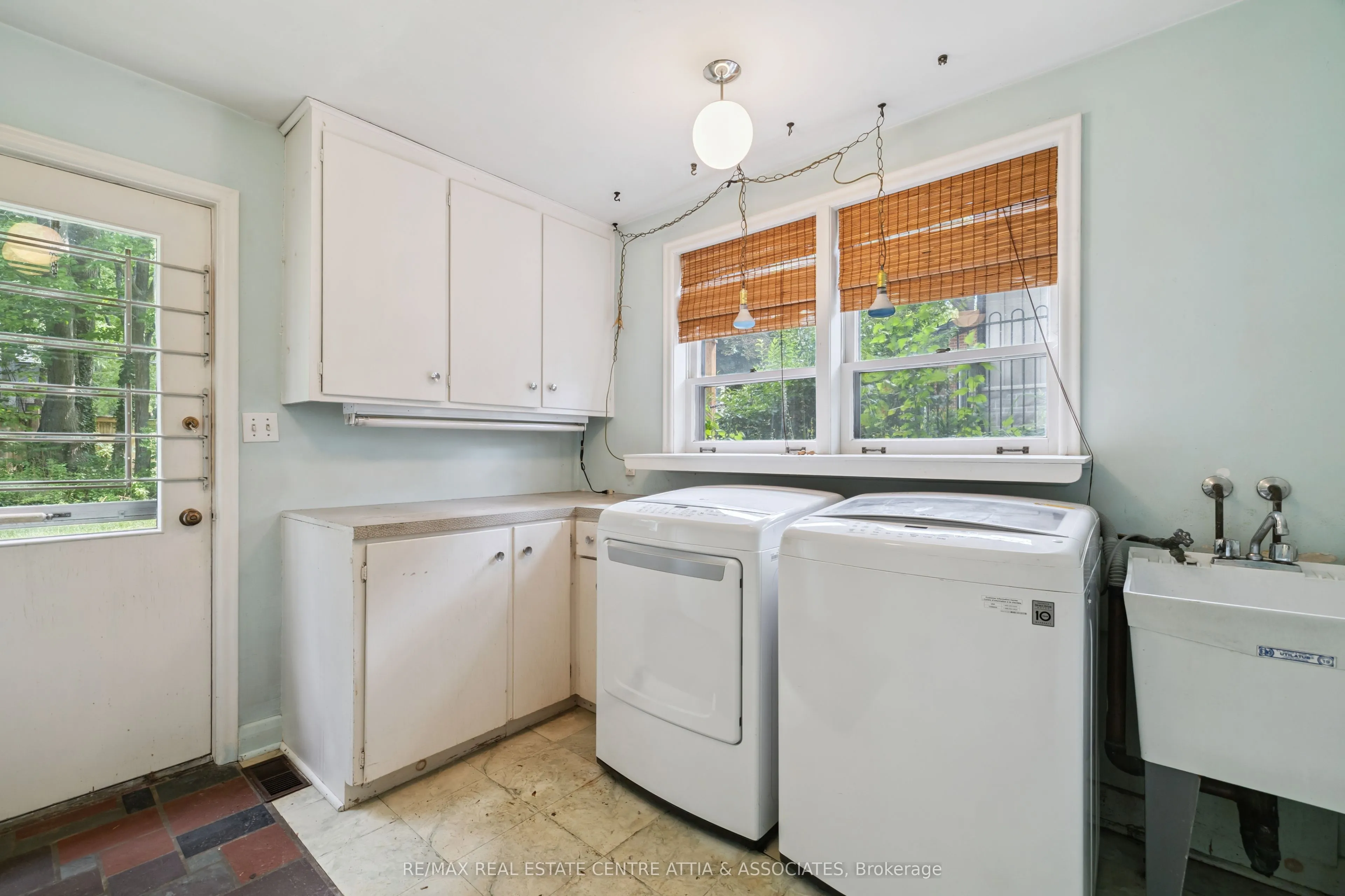 1475 Merrow Road