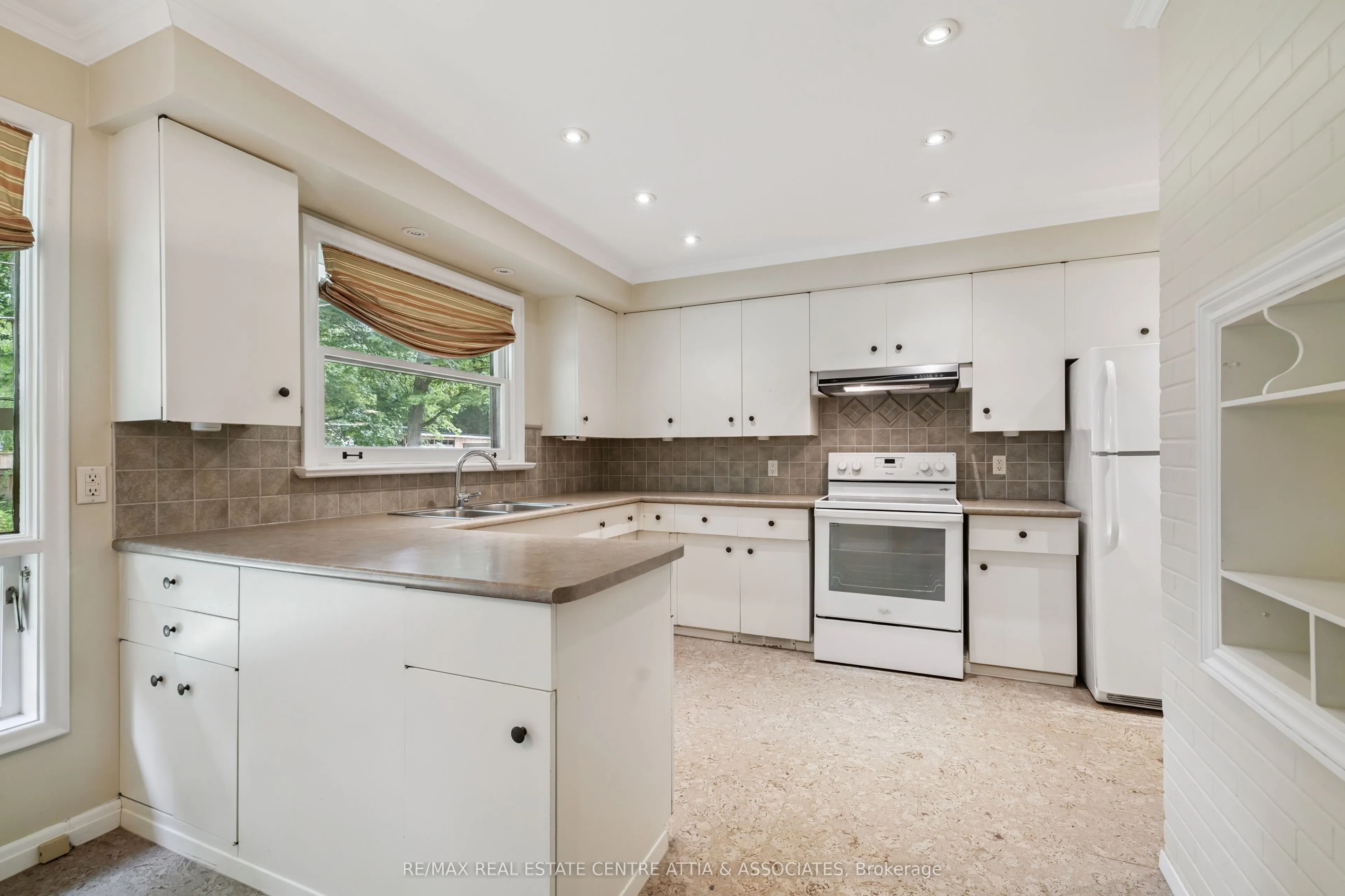 1475 Merrow Road