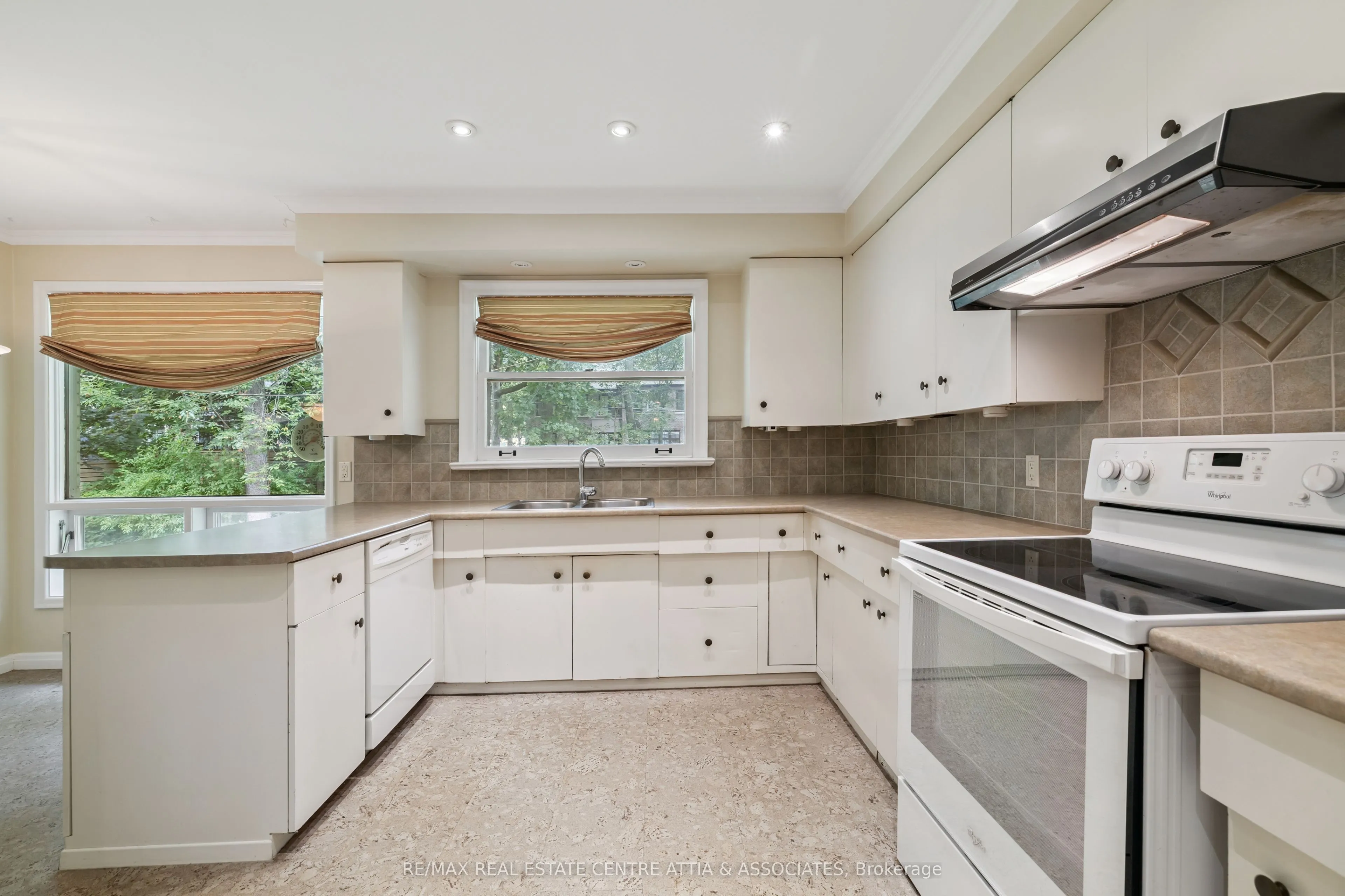 1475 Merrow Road