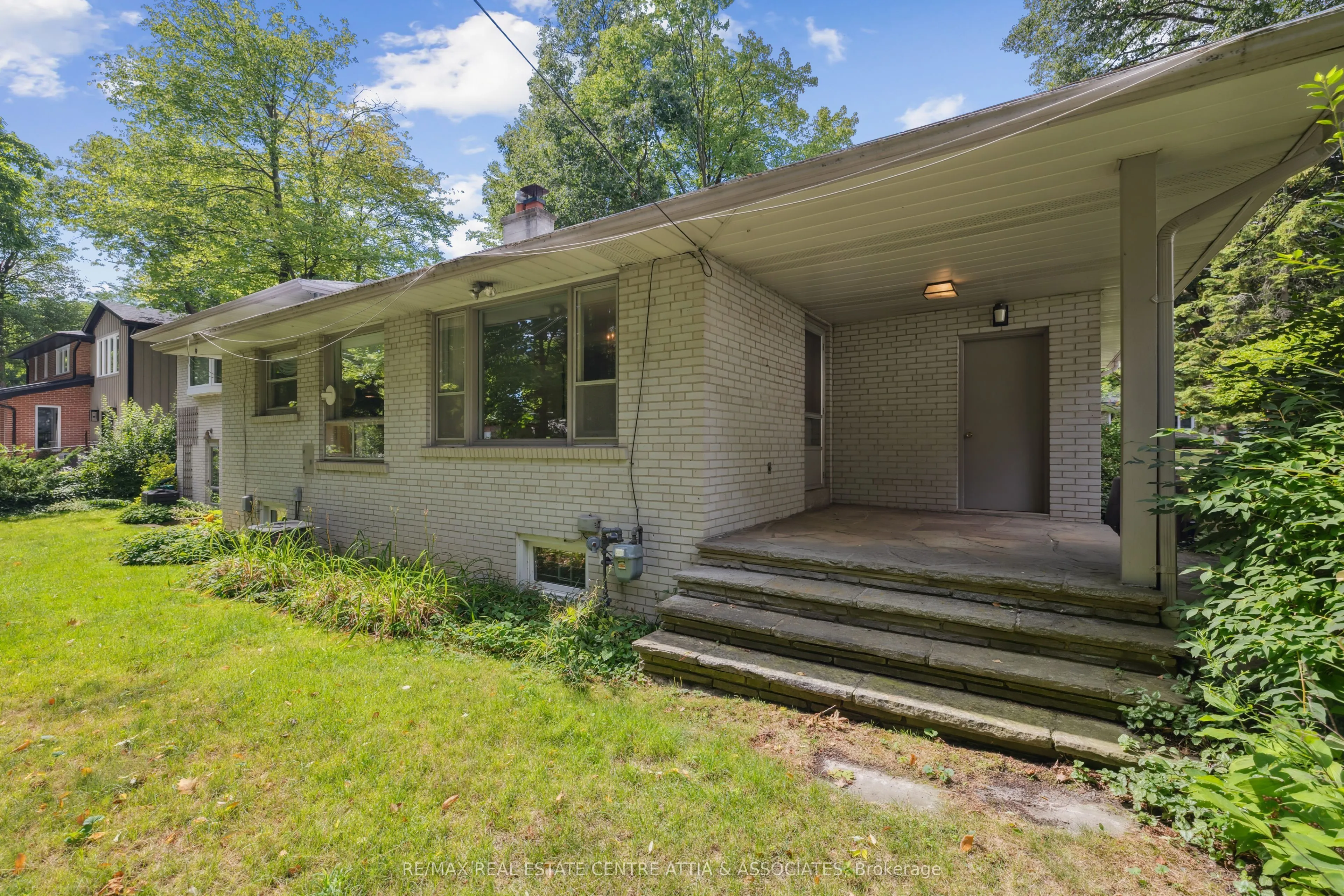 1475 Merrow Road