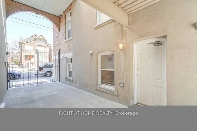120 Cowan Avenue, #18