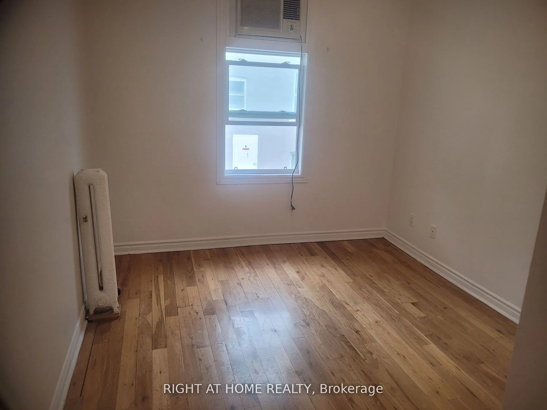 120 Cowan Avenue, #18