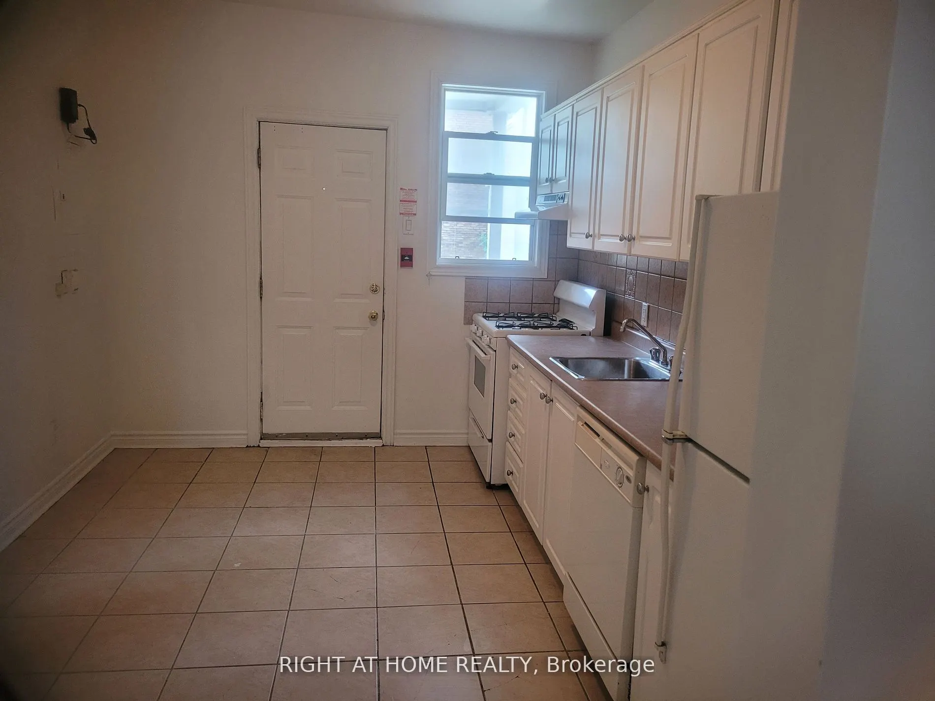 120 Cowan Avenue, #18