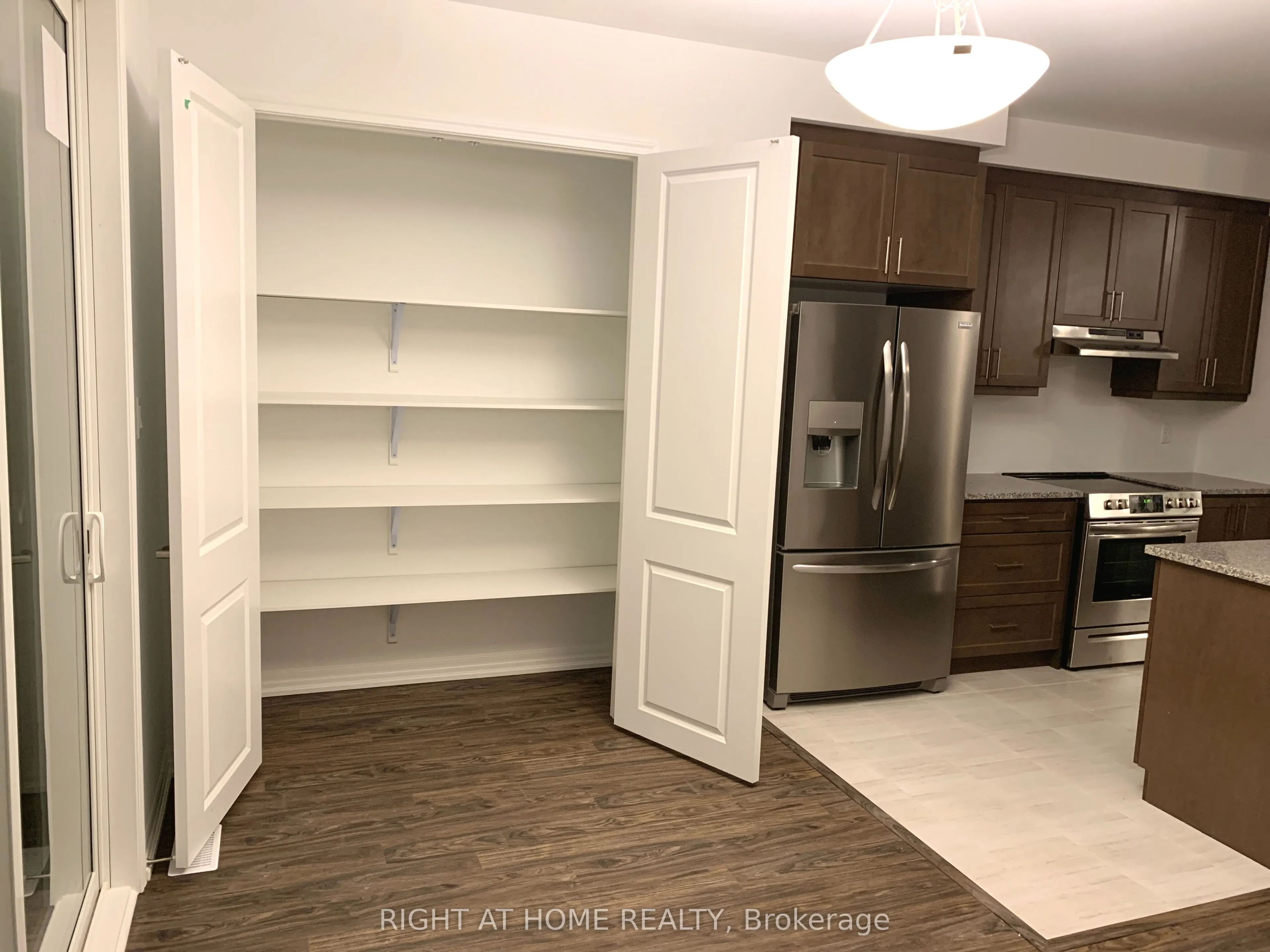 3099 William Cutmore Boulevard