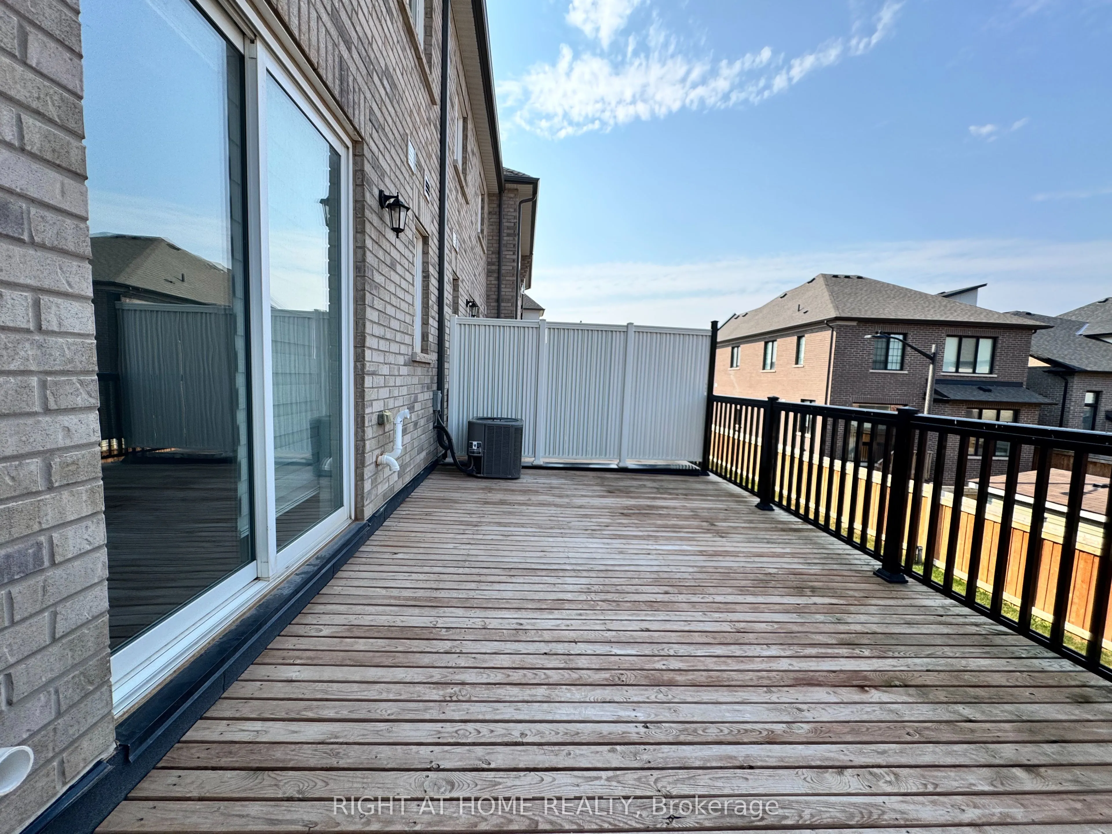 3099 William Cutmore Boulevard