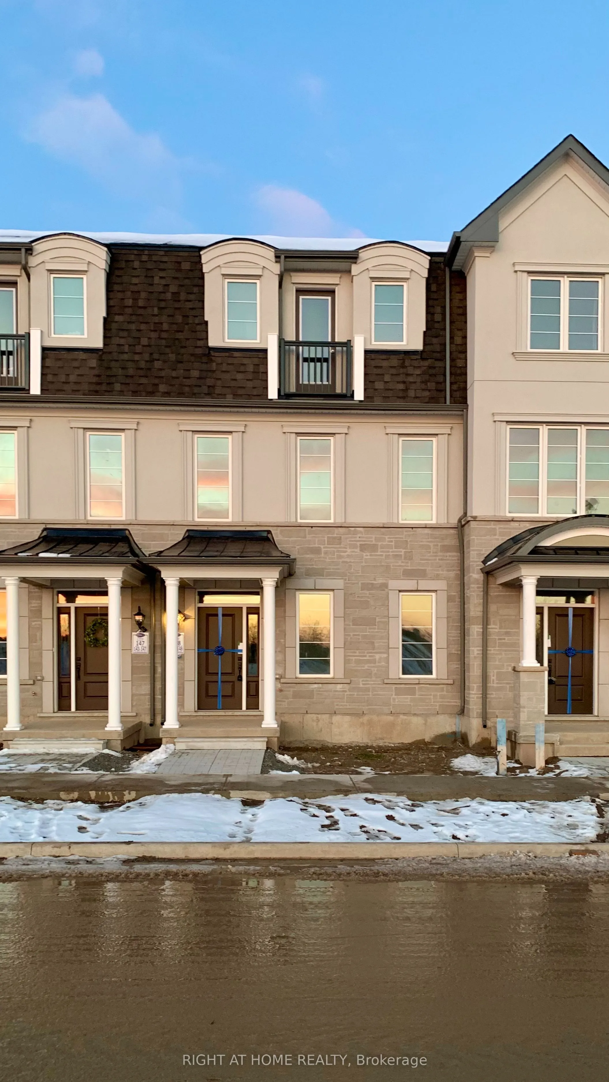 3099 William Cutmore Boulevard