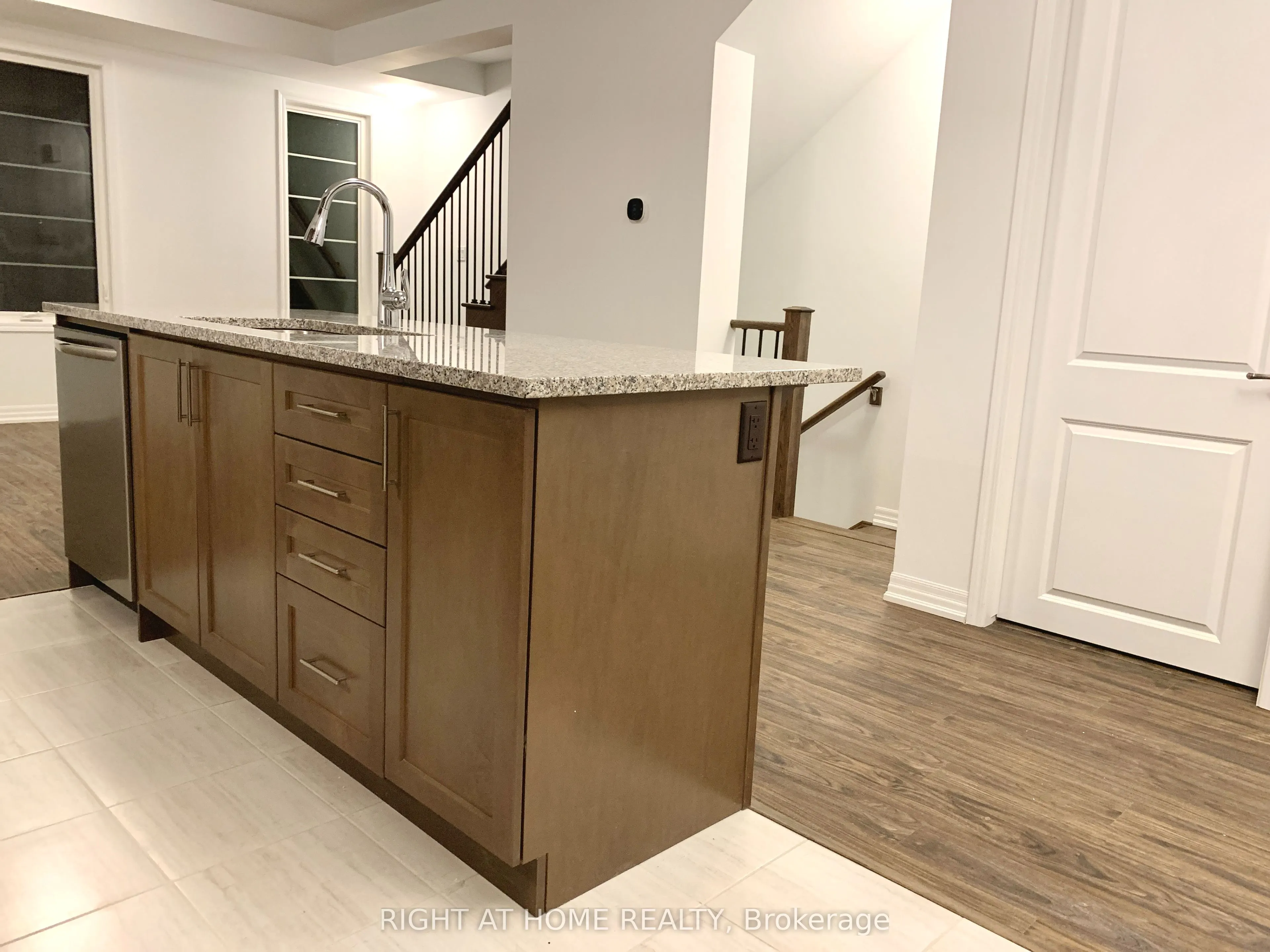3099 William Cutmore Boulevard