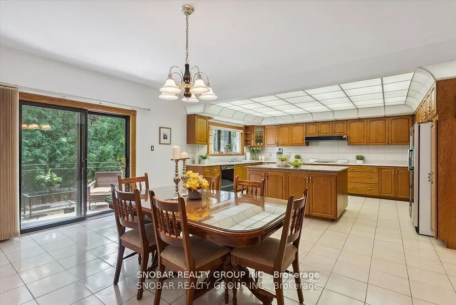 5 Weston Wood Road