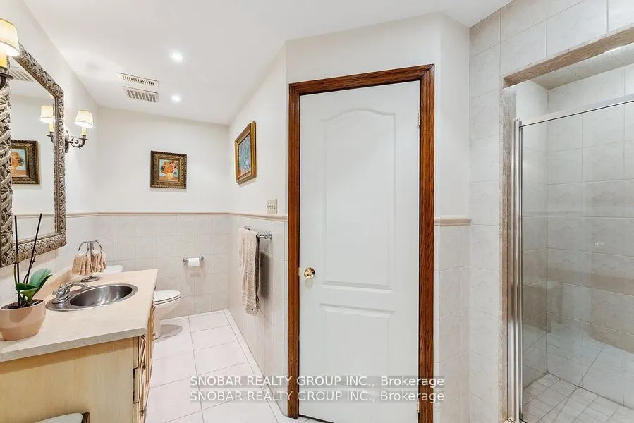 5 Weston Wood Road
