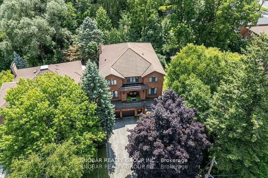 5 Weston Wood Road