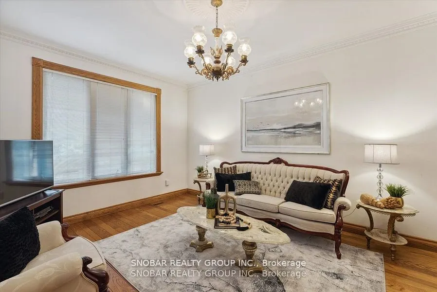 5 Weston Wood Road