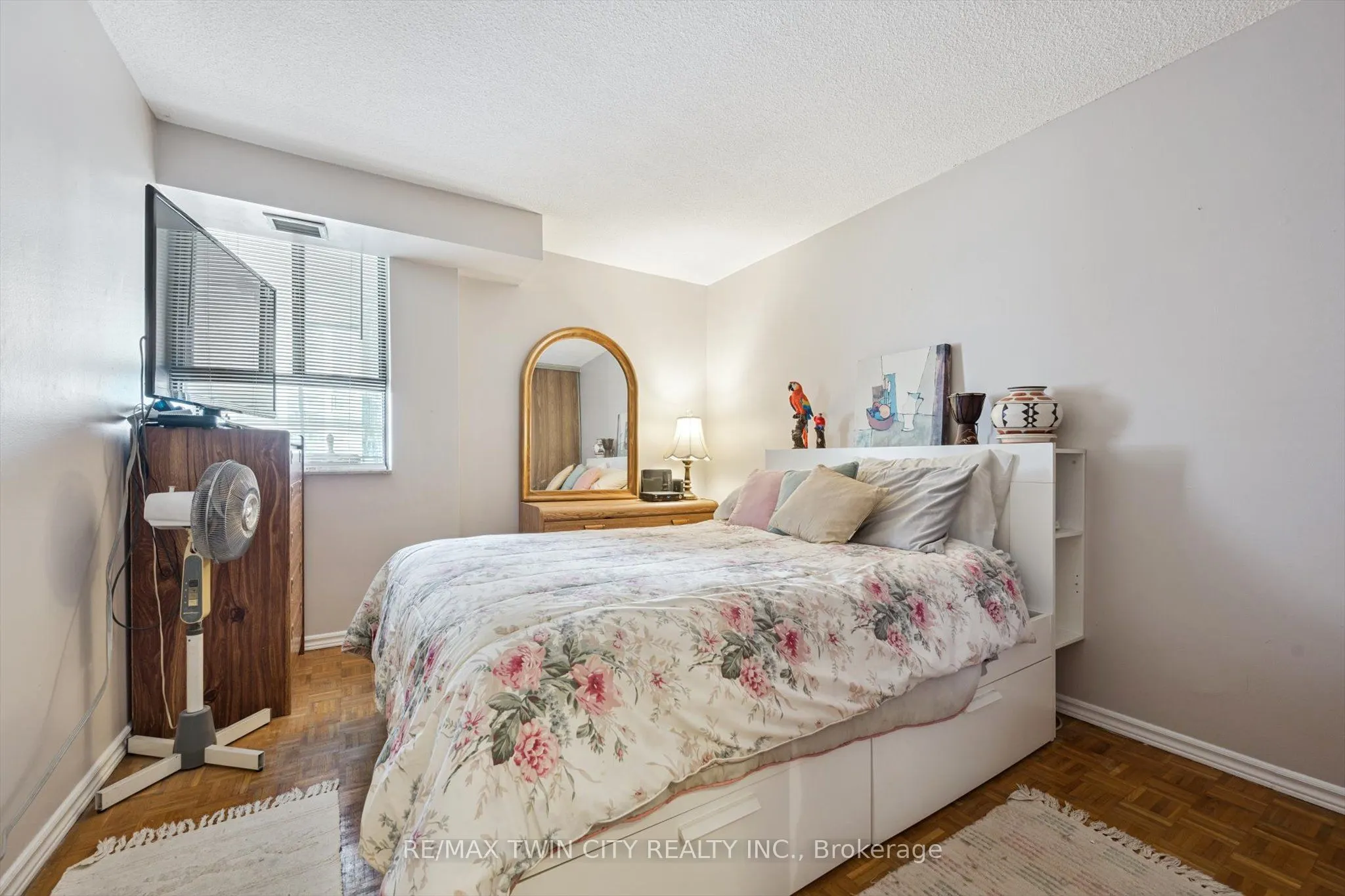 4 Lisa Street, #707
