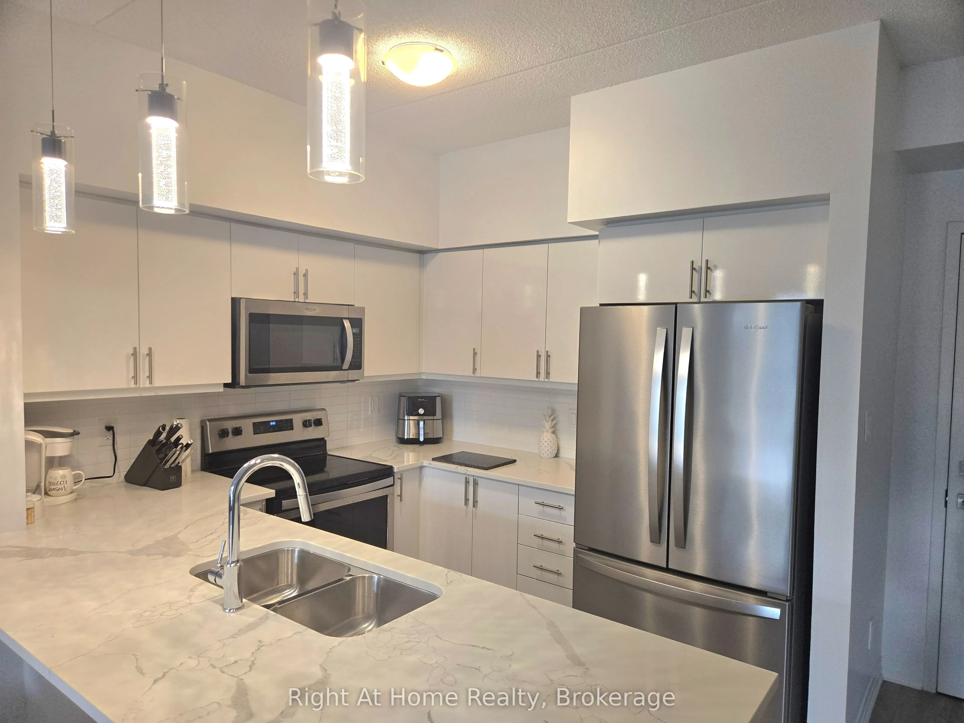 610 Farmstead Drive, #14