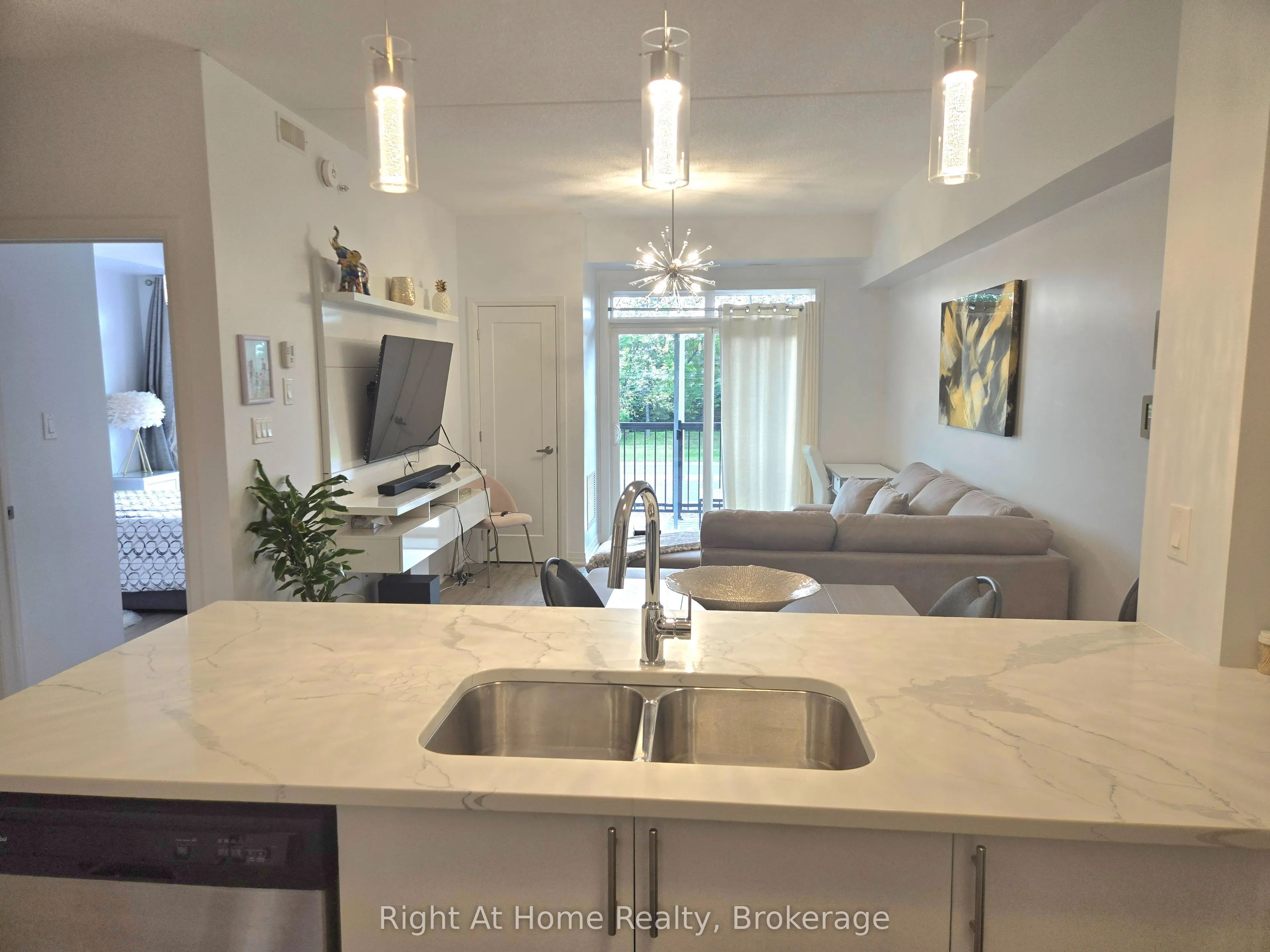 610 Farmstead Drive, #14