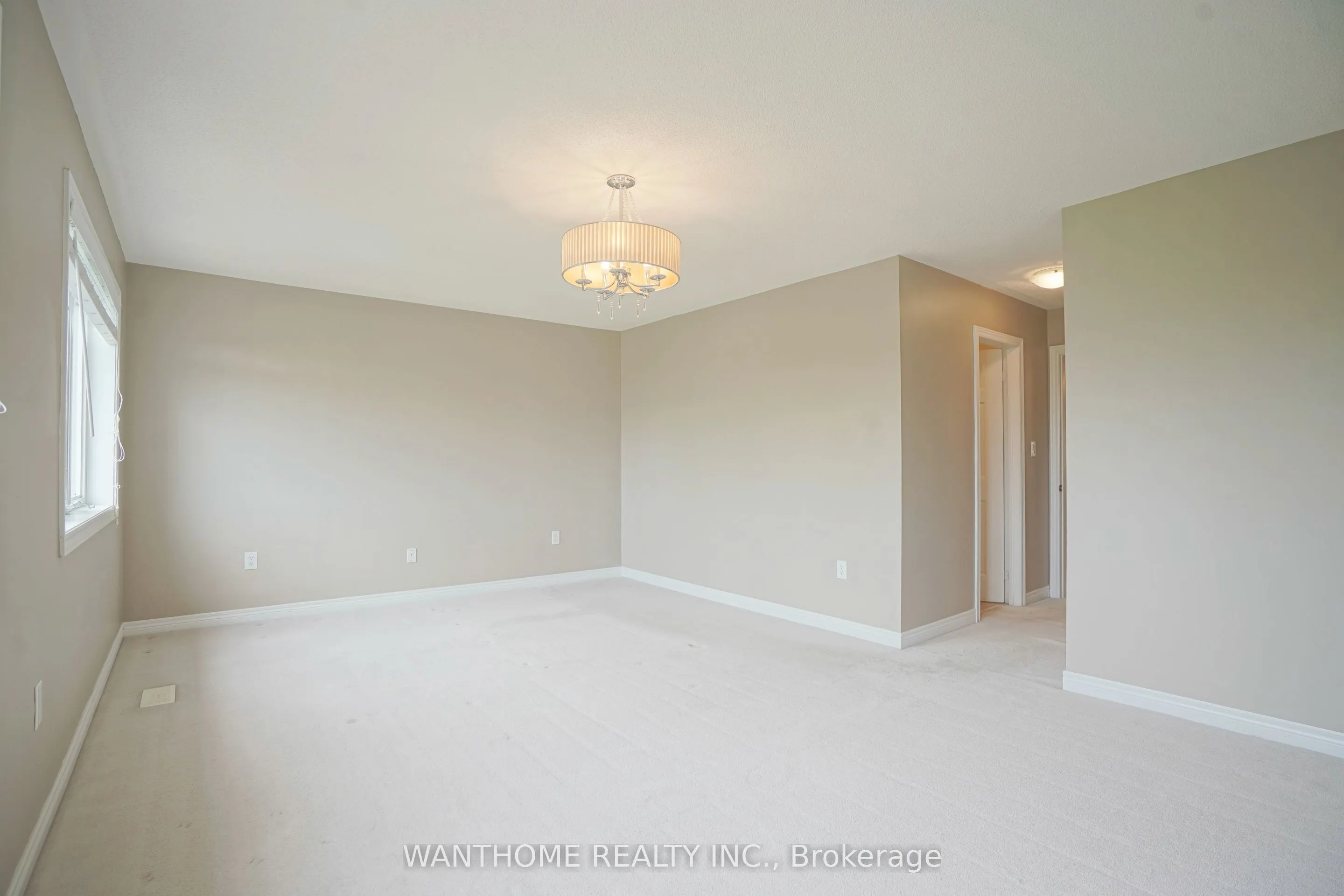2381 Wasaga Drive S