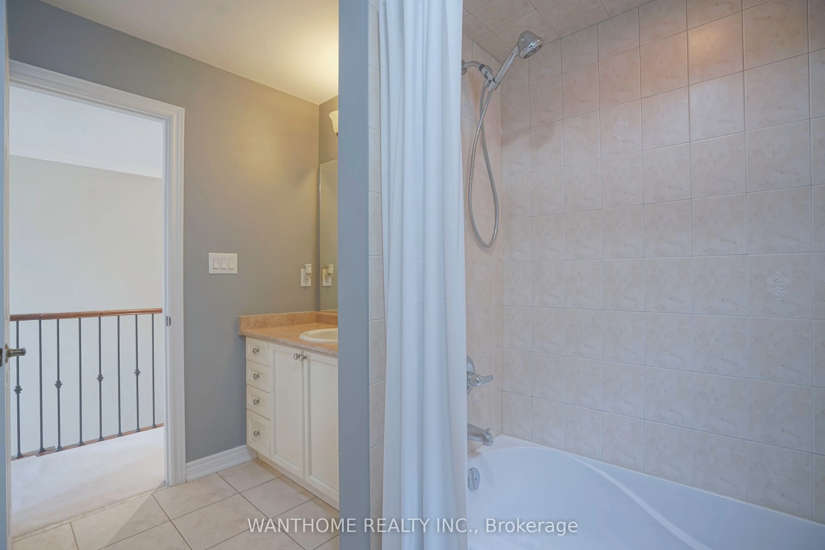2381 Wasaga Drive S