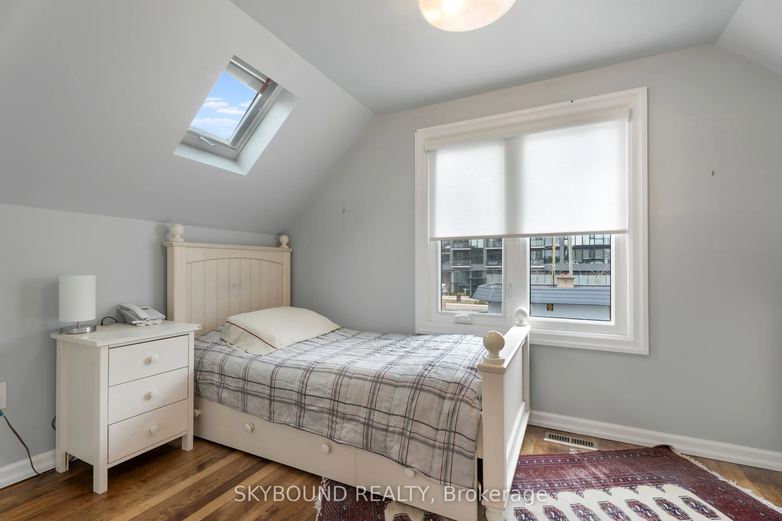790 The Queensway