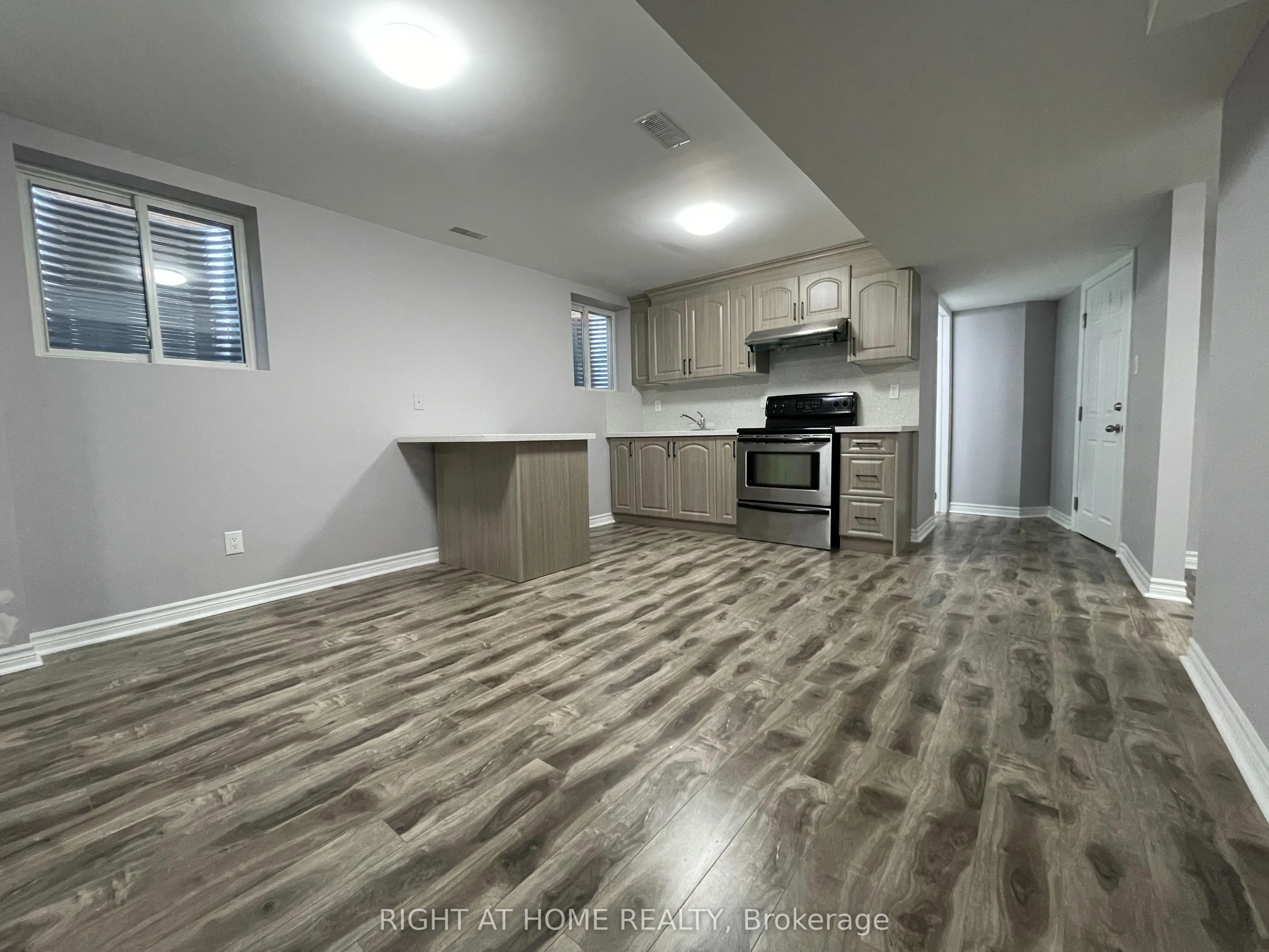 5837 Churchill Meadows Boulevard, #Bsmt