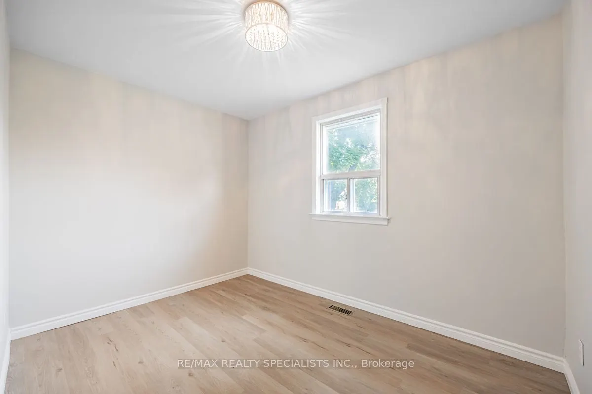 1362 Cawthra Road, #Upper