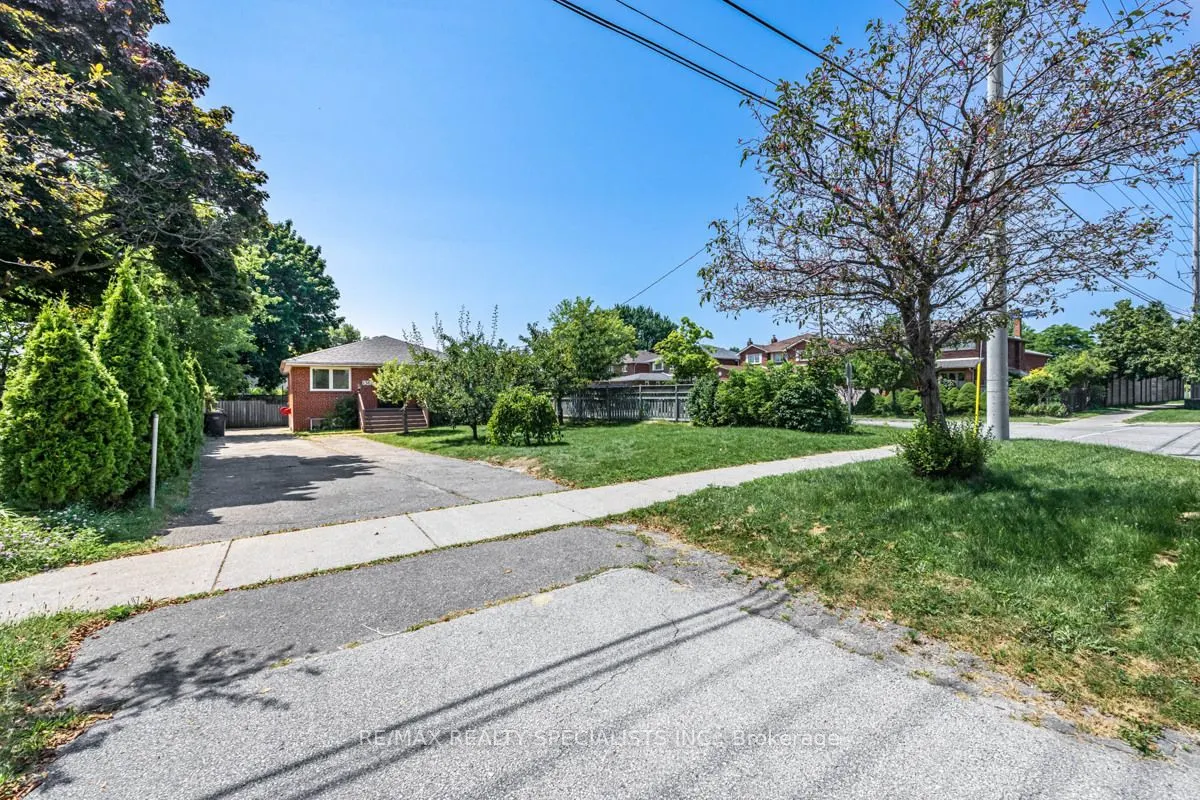 1362 Cawthra Road, #Upper