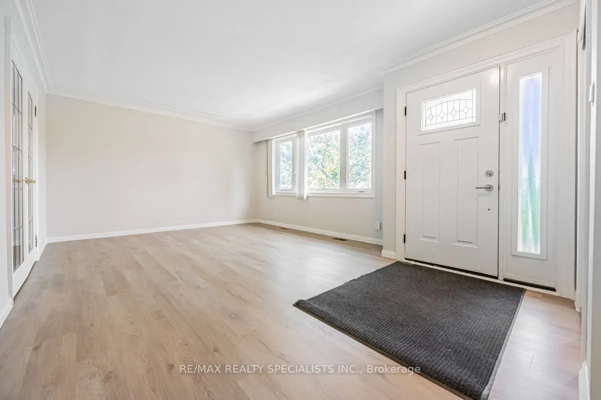 1362 Cawthra Road, #Upper