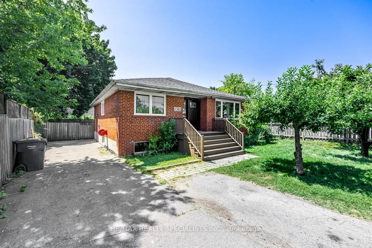 1362 Cawthra Road, #Upper