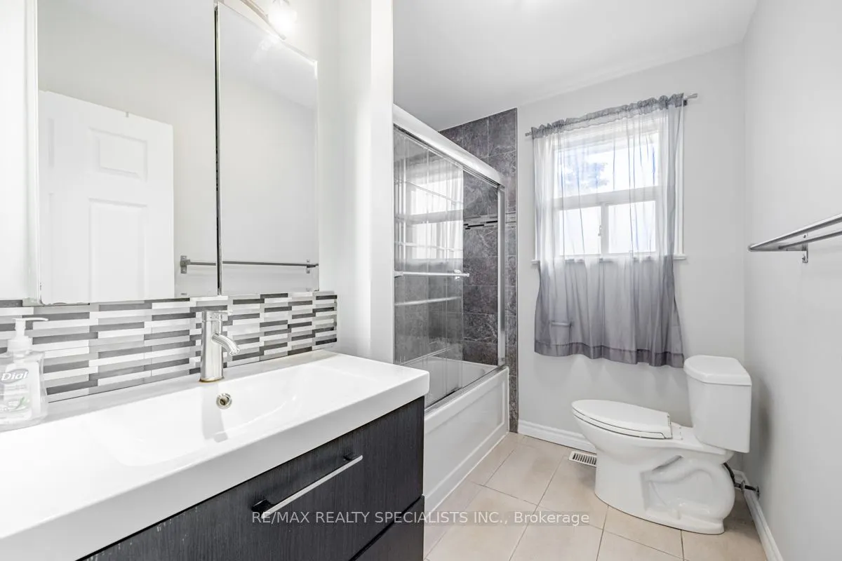 1362 Cawthra Road, #Upper