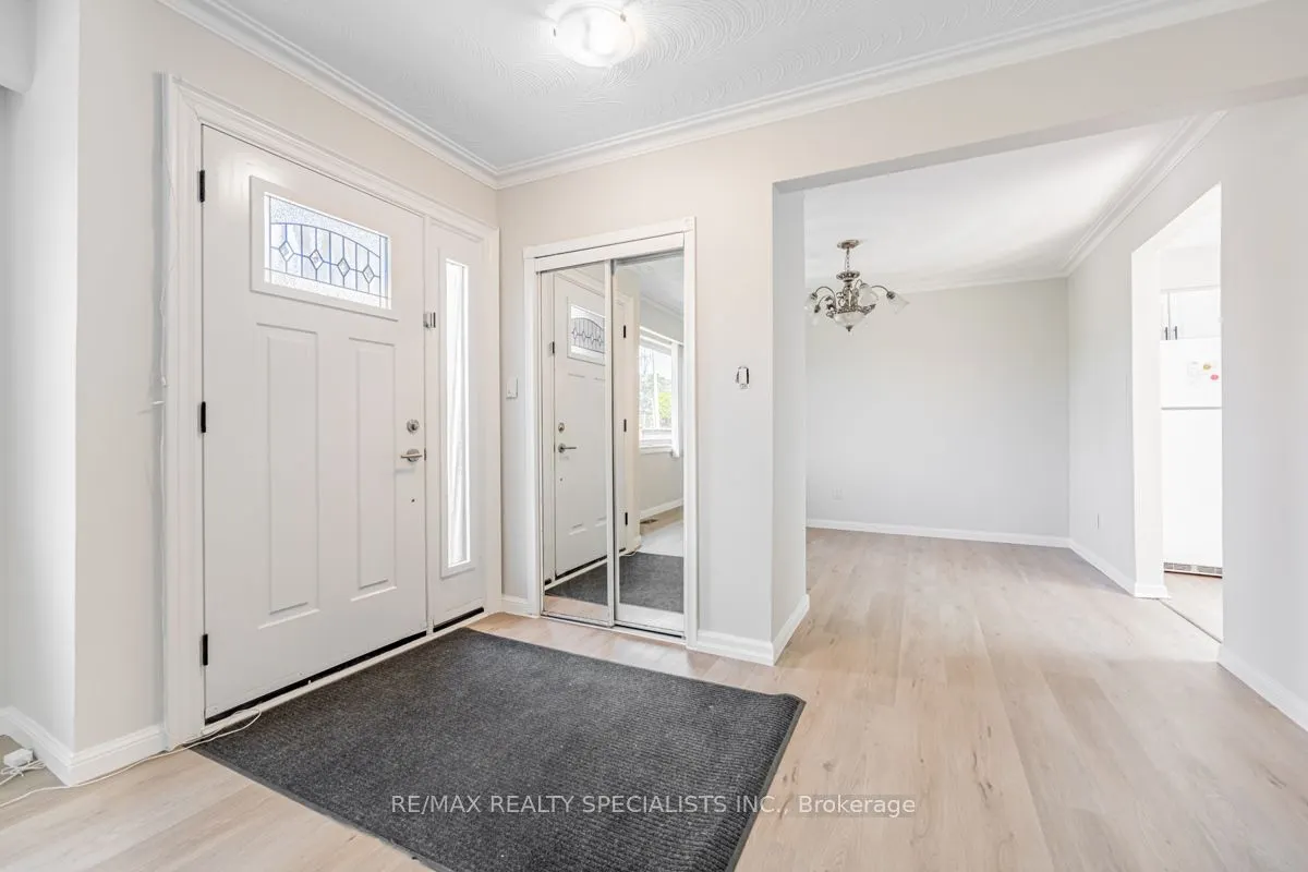 1362 Cawthra Road, #Upper
