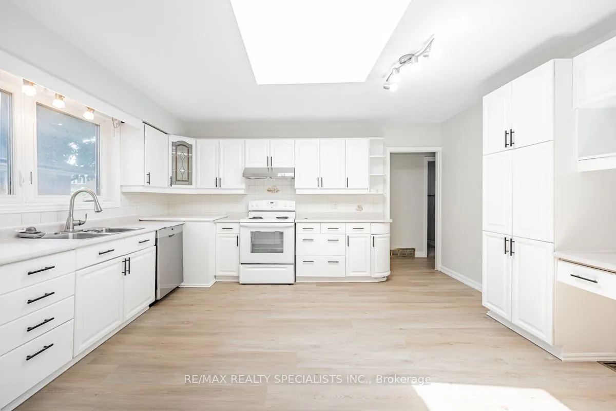 1362 Cawthra Road, #Upper