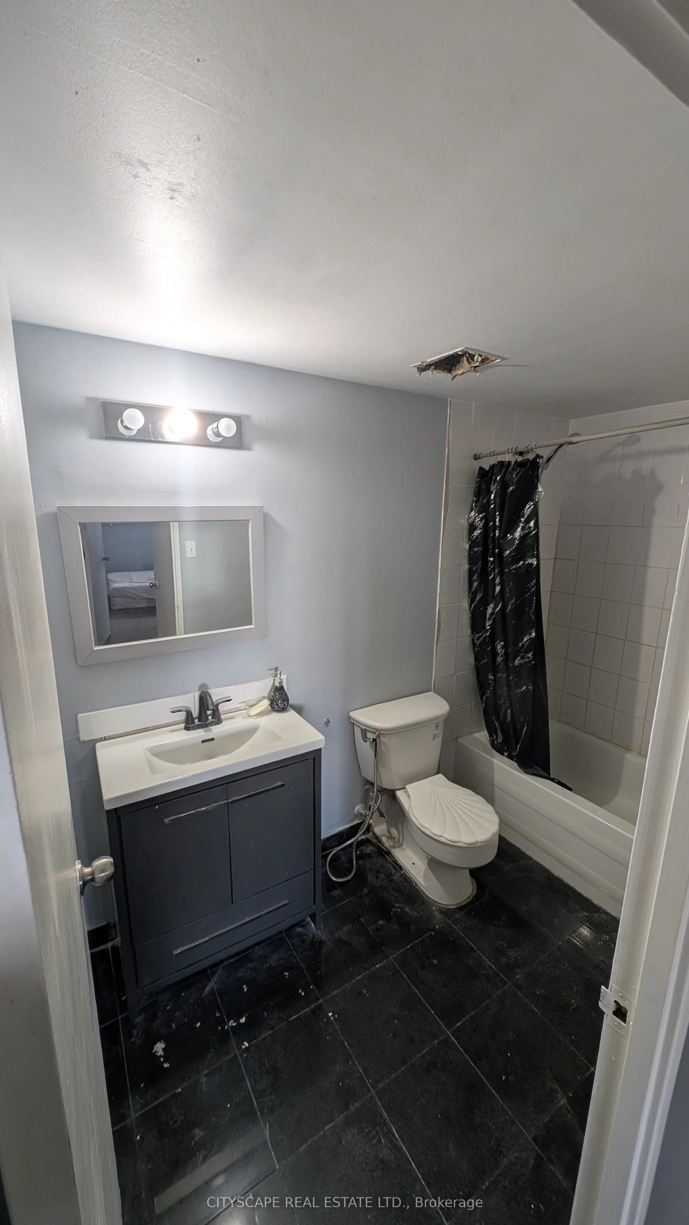 2121 Roche Court, #502