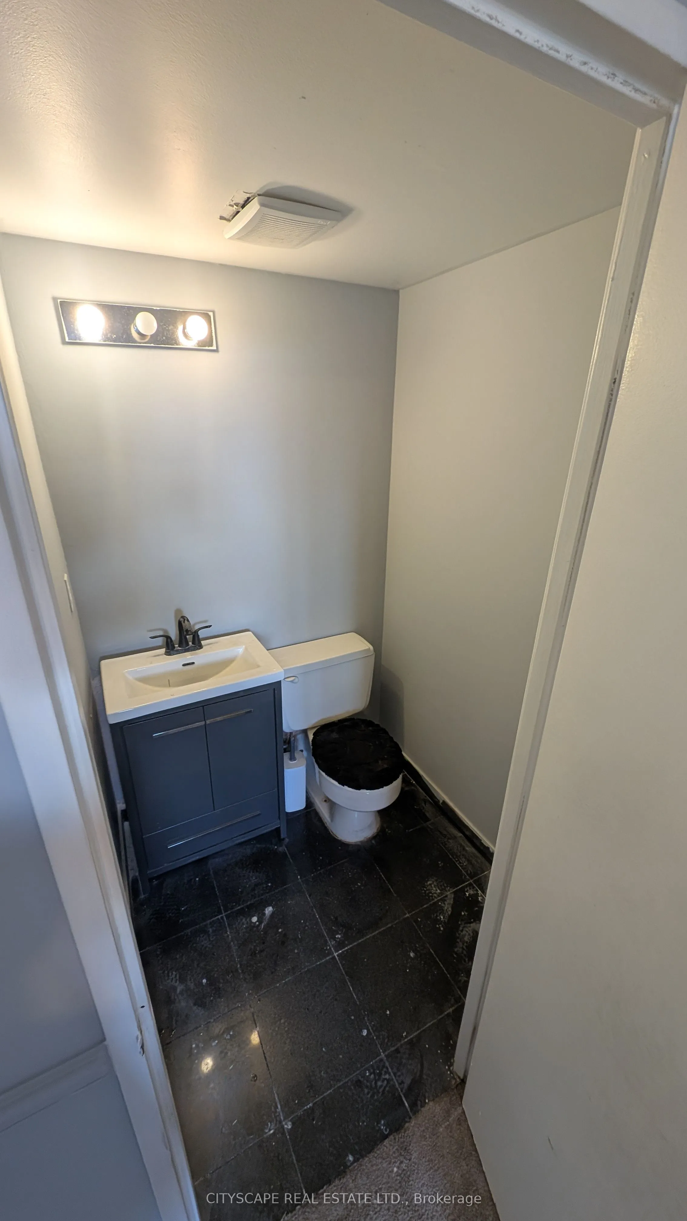 2121 Roche Court, #502