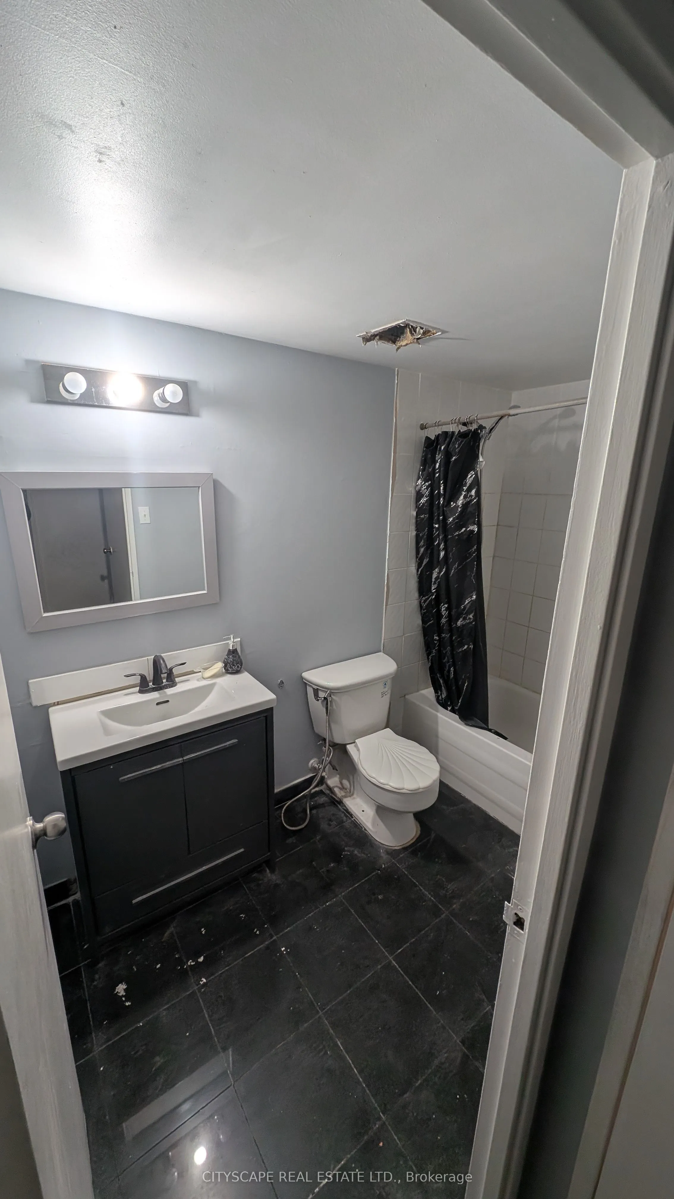 2121 Roche Court, #502